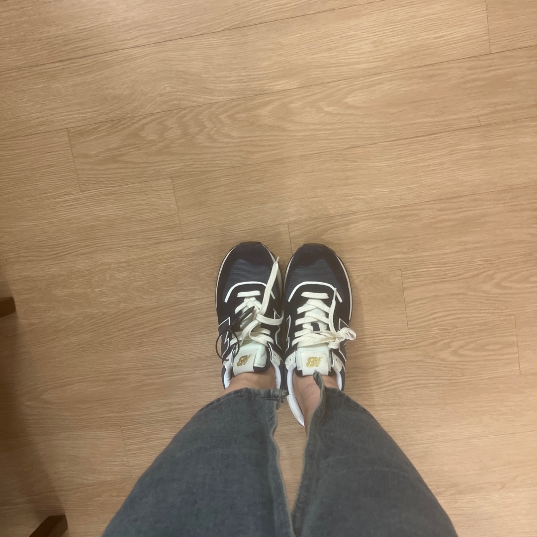 New Balance 574 Legacy Navy 착용 스타일