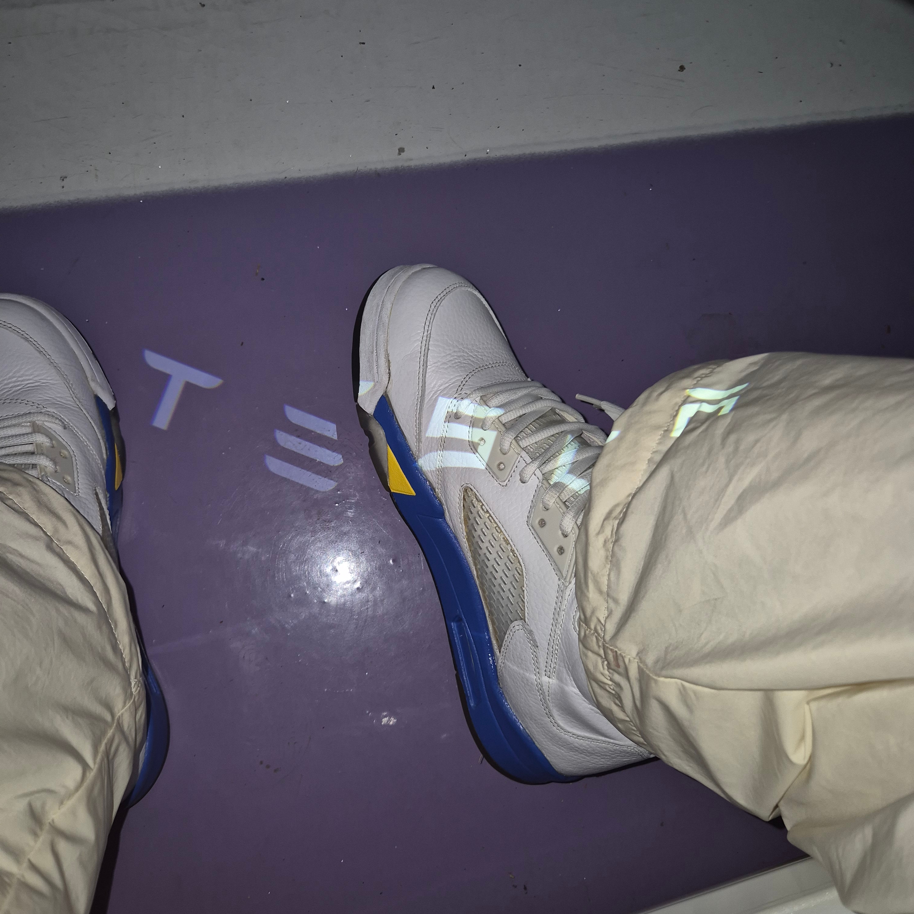 Jordan 5 Retro Laney 2013, Essentials Fleece State Crewneck Black - 24FW 착용 스타일 - 2