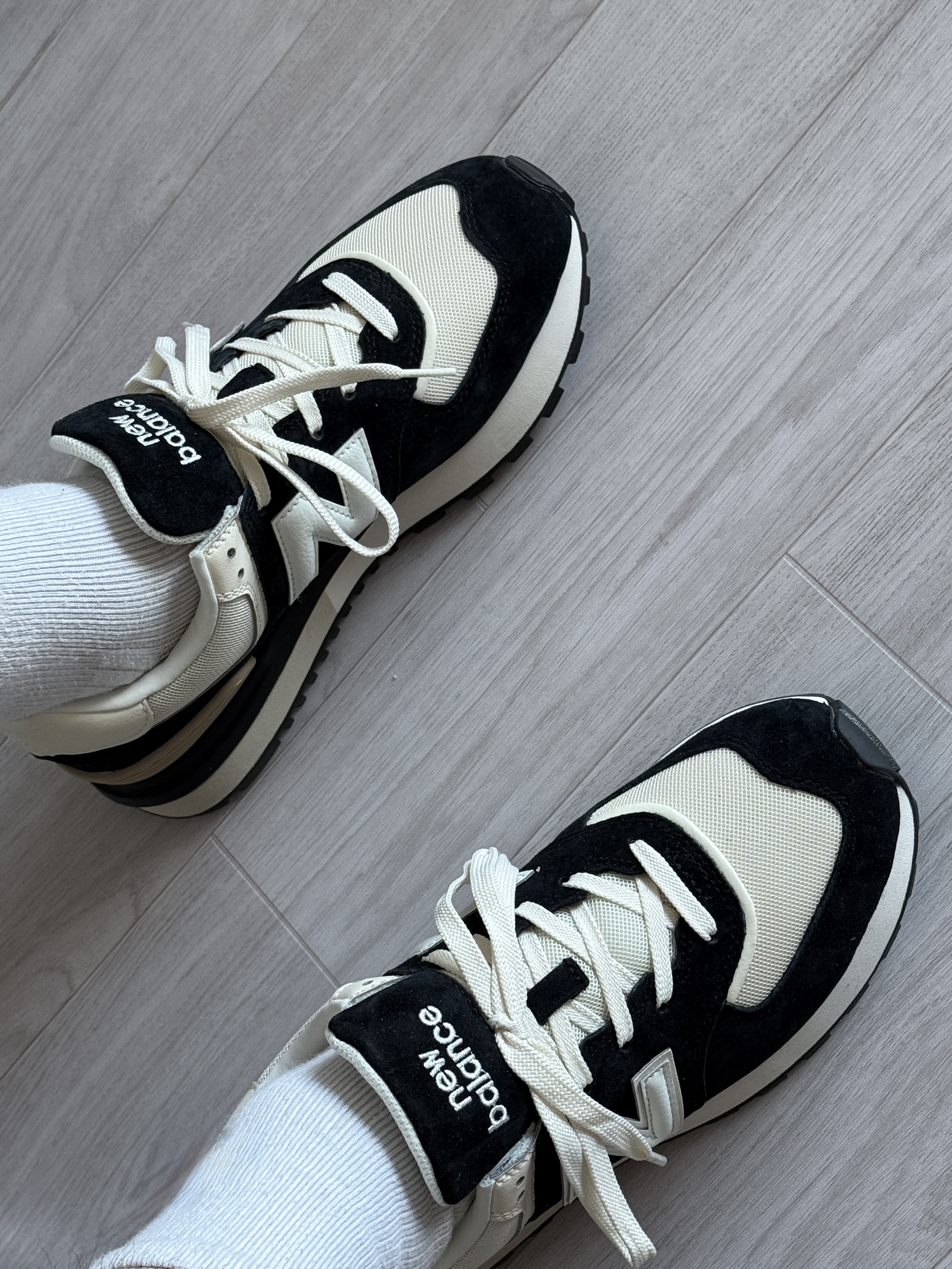 New Balance 574 Legacy Black Angora 착용 스타일 - 2