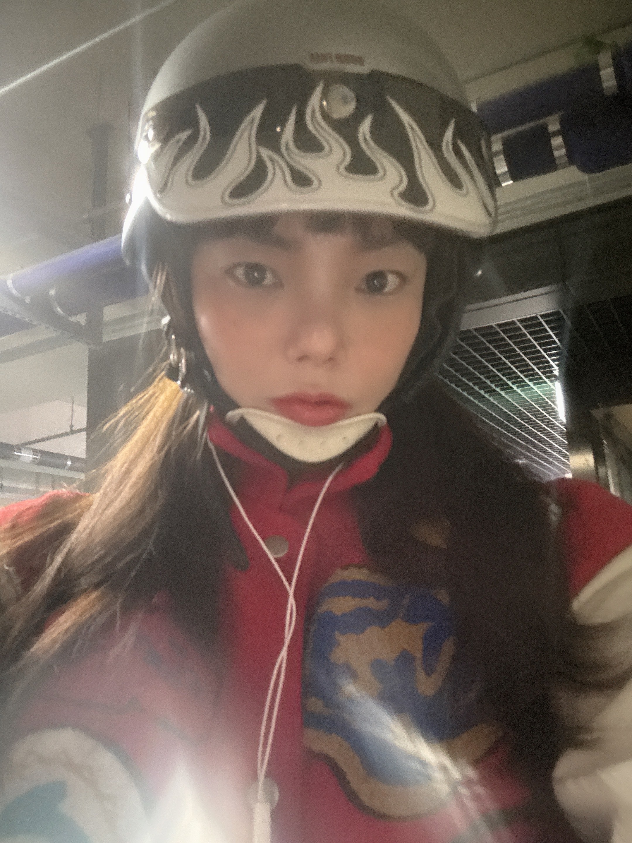 베이프 올 베이비 마일로 미니 백팩 브라운, 아디다스 이지 폼 러너 MX 신더 착용 스타일 - 2