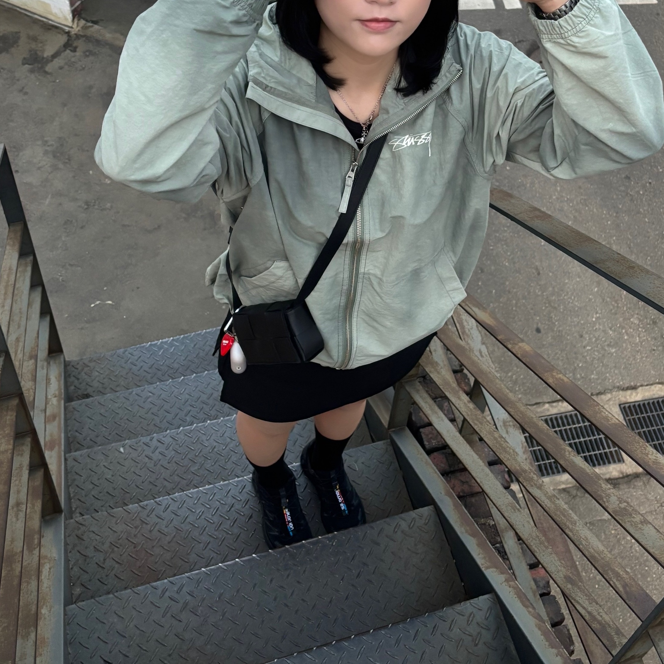 Stussy Wave Dye Beach Shell Jacket Sage, Human Made Heart Carabiner Silver 착용 스타일 - 3