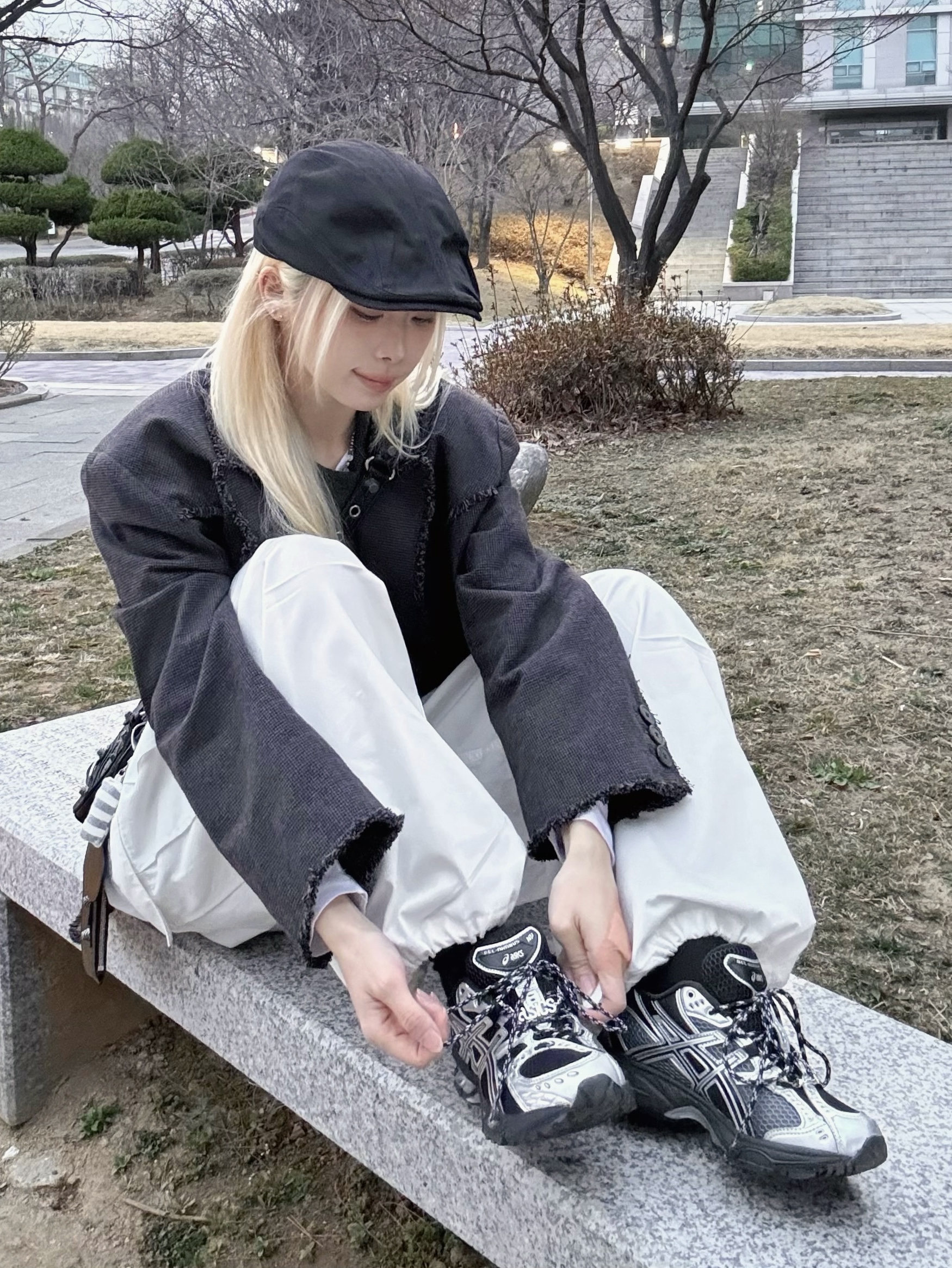 Asics Gel-Nimbus 10.1 Black Midnight, Asics Gel-Nimbus 10.1 Piedmont Grey Pure Silver 착용 스타일 - 5