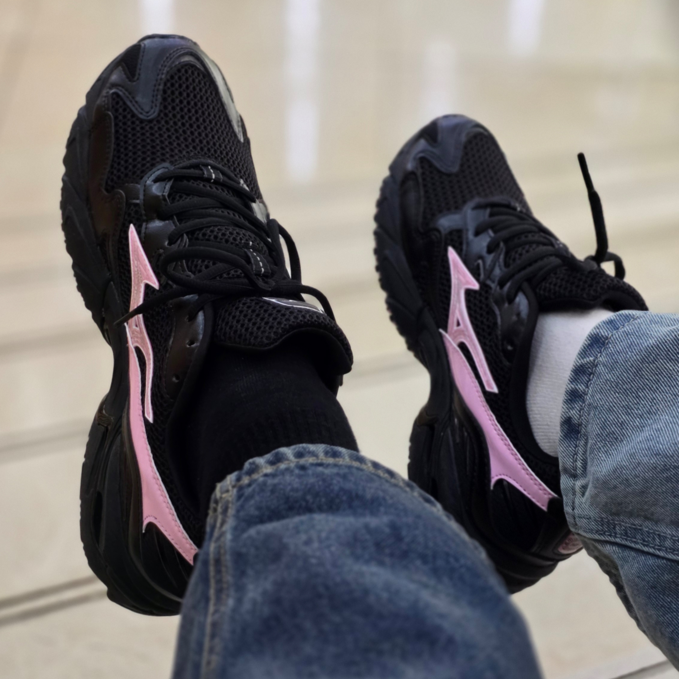 Mizuno Wave Rider Black Pink - Folder Exclusive 착용 스타일 - 1