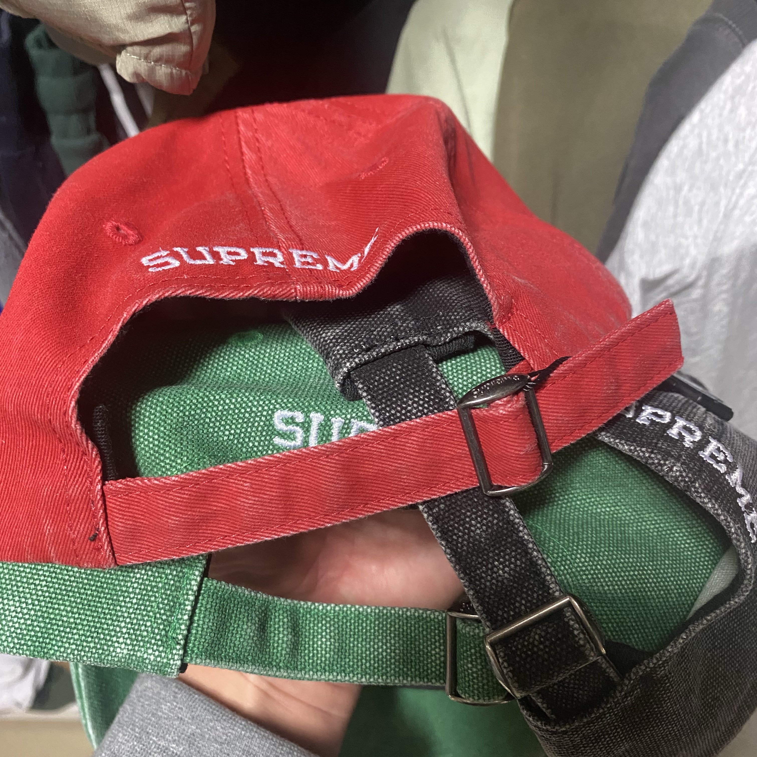 Supreme Pigment Coated S Logo 6-Panel Red - 25SS 착용 스타일