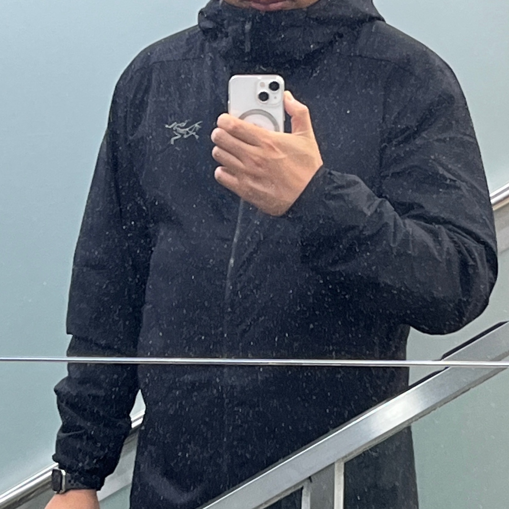 Arc'teryx Atom Hoody Black 착용 스타일