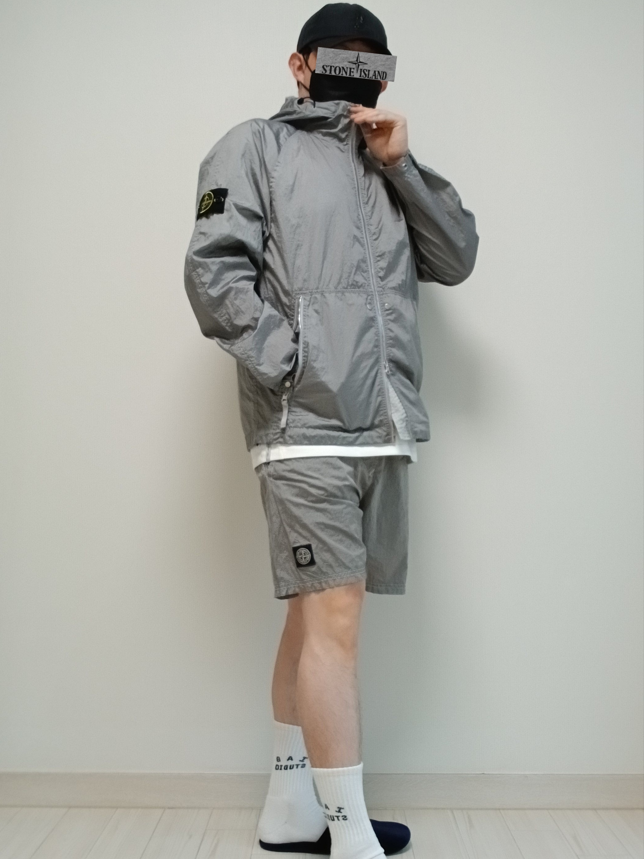 Stone Island 4100097 Nylon Metal Watro-Tc in Econyl Hooded Jacket Pearl Grey - 25SS, Arc'teryx Captive Arc'word SS T-Shirt White Light 착용 스타일 - 1
