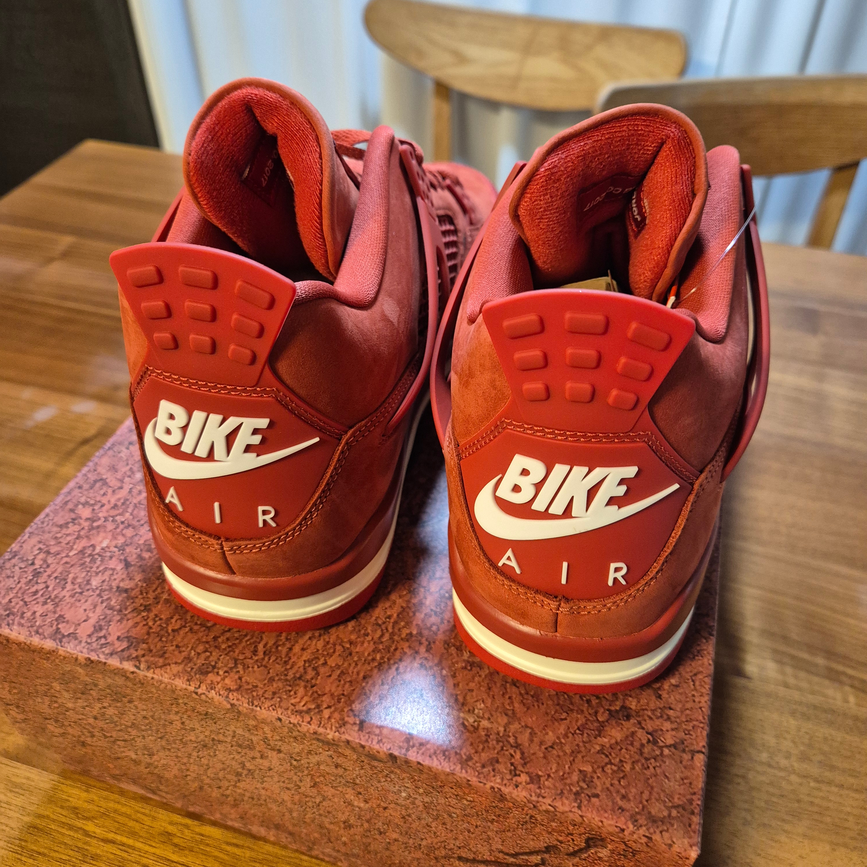 Jordan 4 x Nigel Sylvester Retro OG SP Brick by Brick 착용 스타일 - 2
