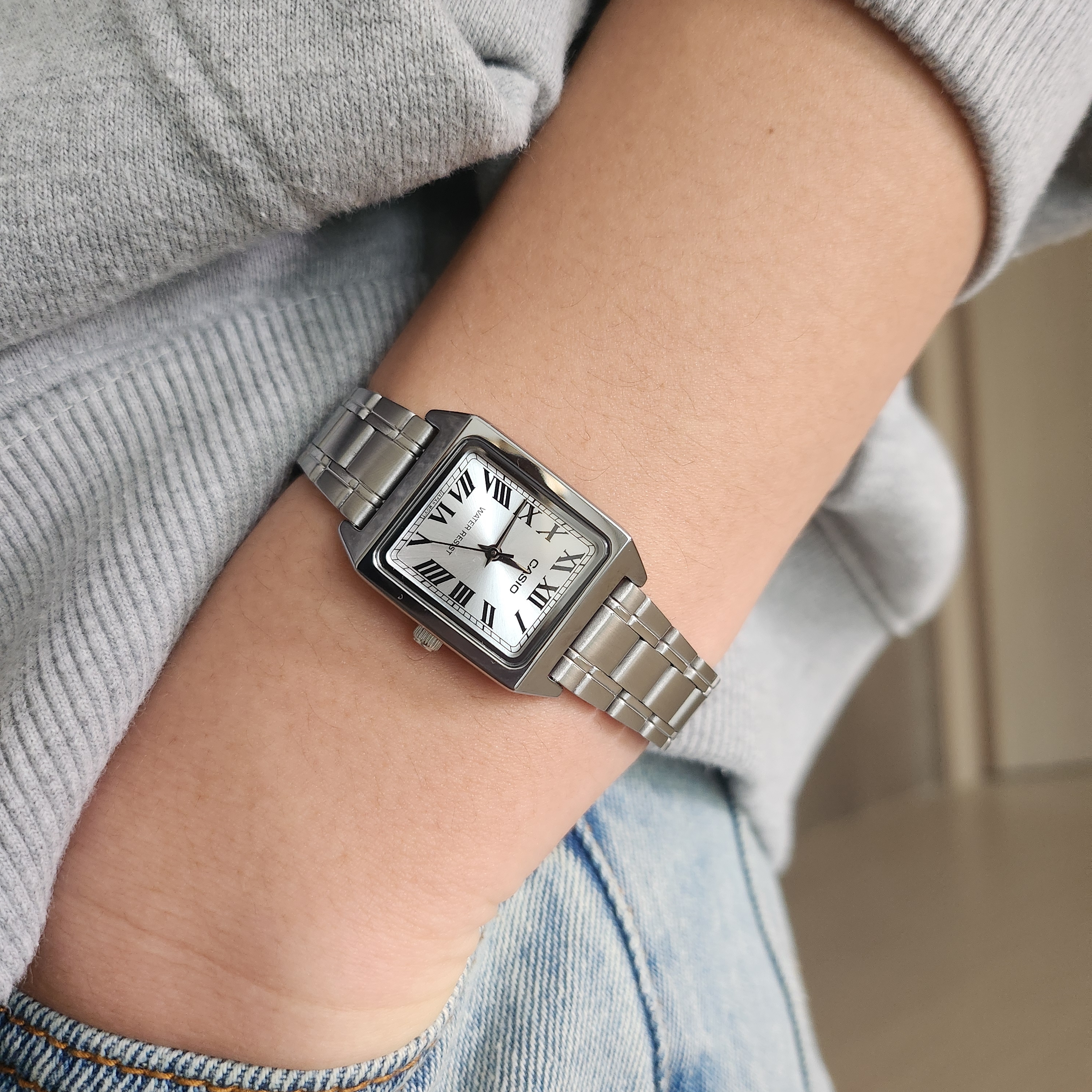 Casio LTP-V007D-7B 착용 스타일