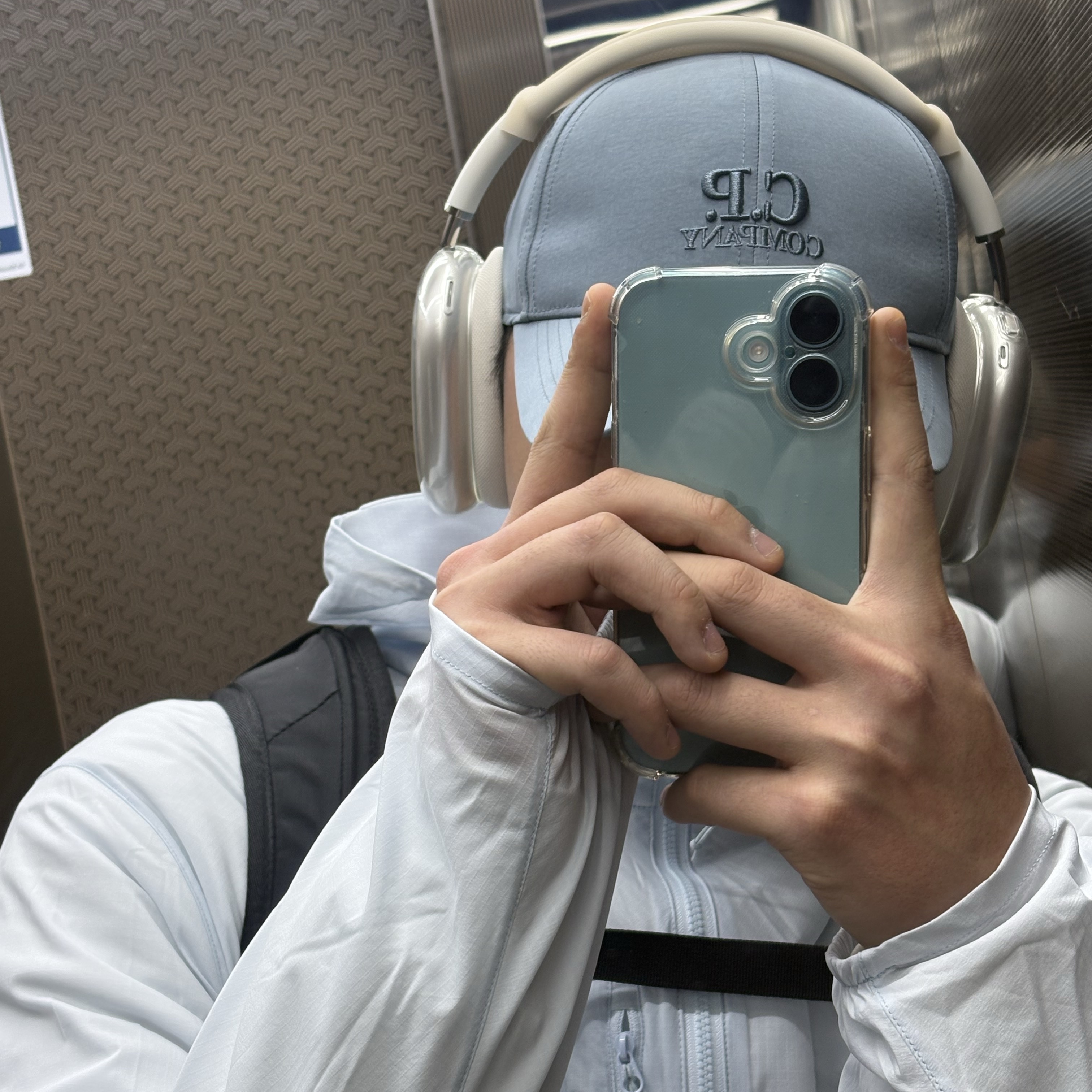 Arc'teryx Squamish Hoody Daybreak, C.P. Company Chrome-R Goggle Cap Silver Sage Brown - 23FW 착용 스타일 - 1