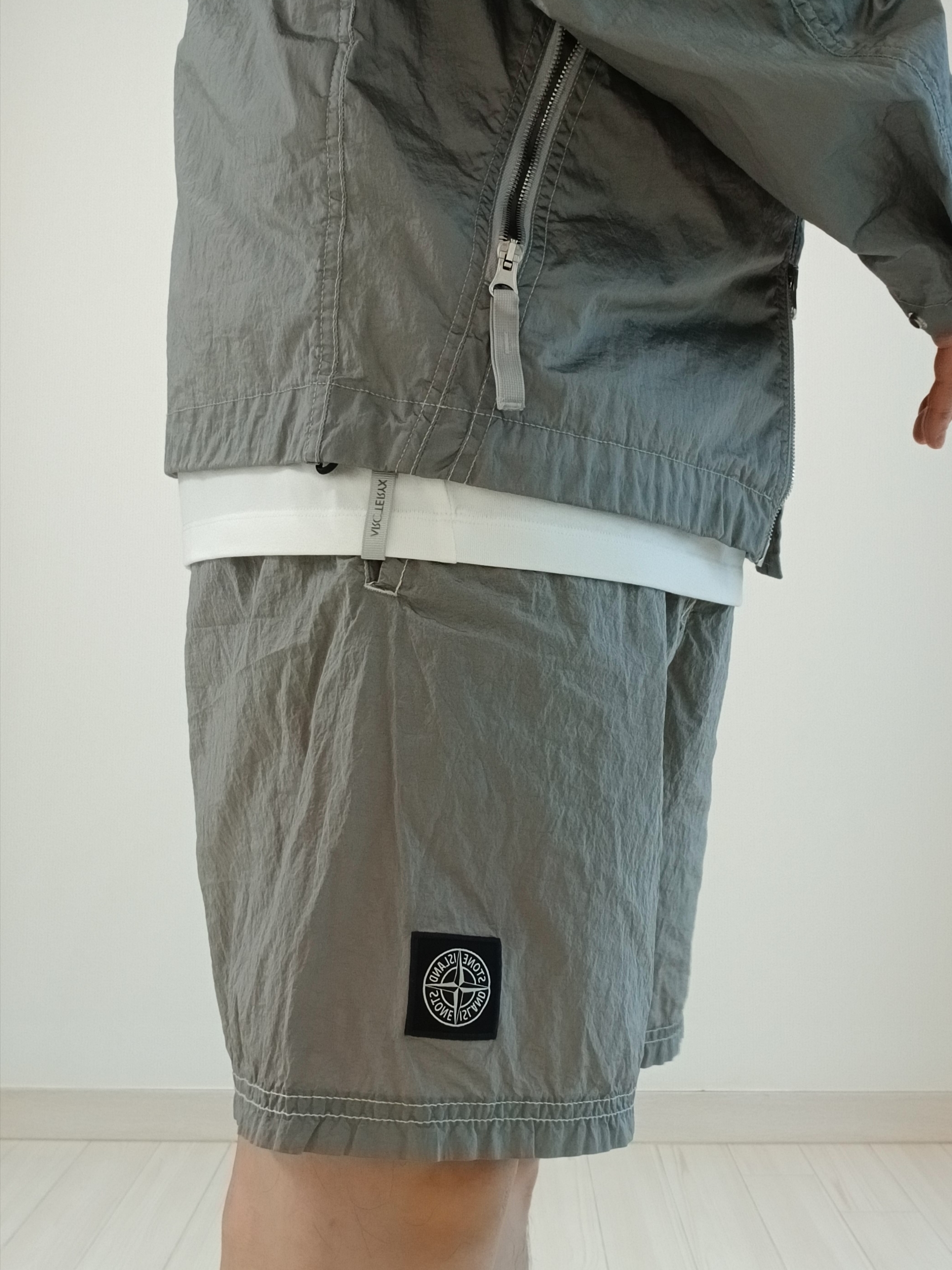 Stone Island 4100097 Nylon Metal Watro-Tc in Econyl Hooded Jacket Pearl Grey - 25SS, Arc'teryx Captive Arc'word SS T-Shirt White Light 착용 스타일 - 10