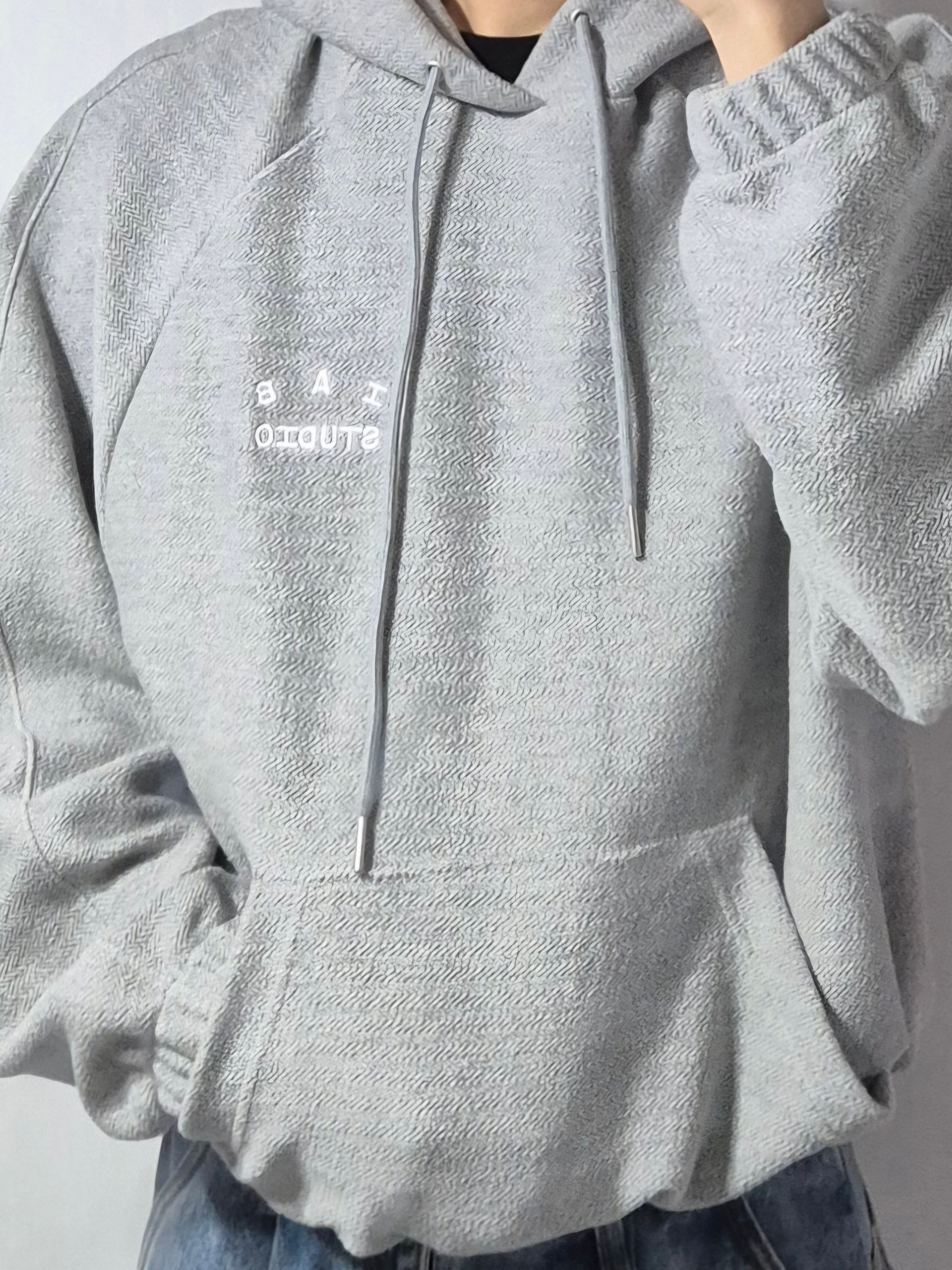 IAB Studio Herringbone Hoodie Gray White 착용 스타일 - 2