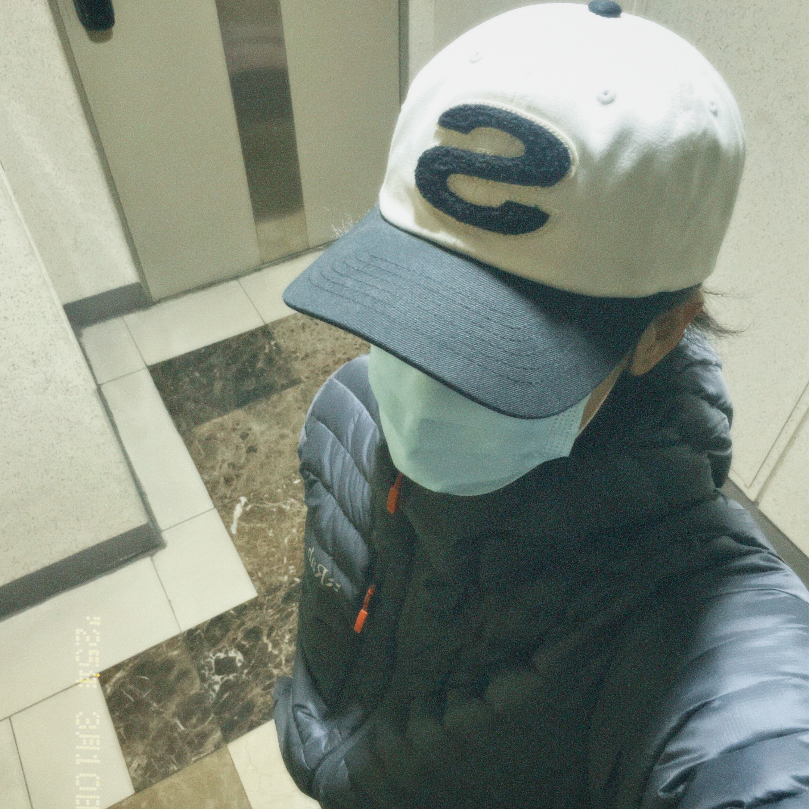 Stussy Chenille S Low Pro Cap Natural 착용 스타일