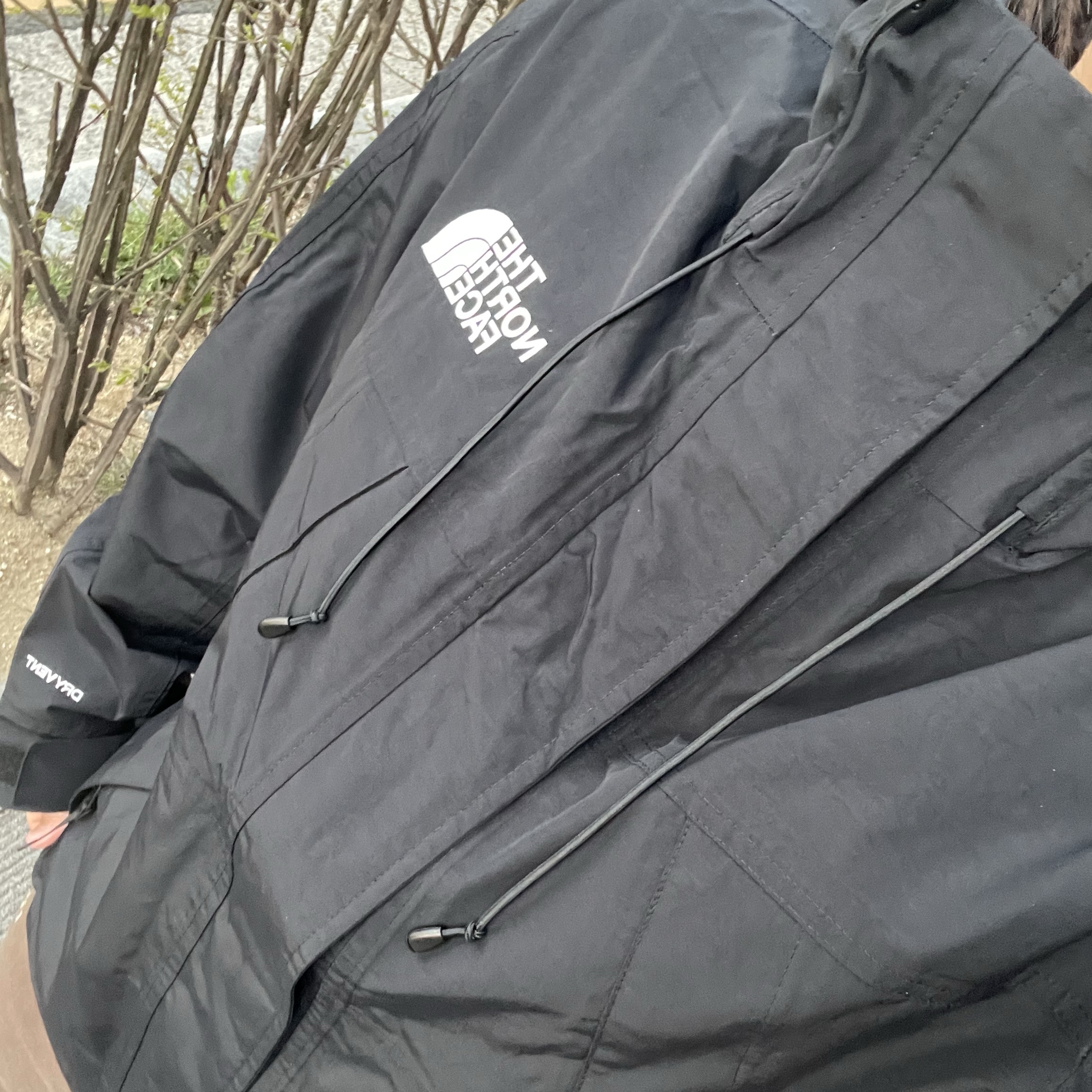 노스페이스 하이 마운틴 자켓 블랙 착용 스타일 - 1