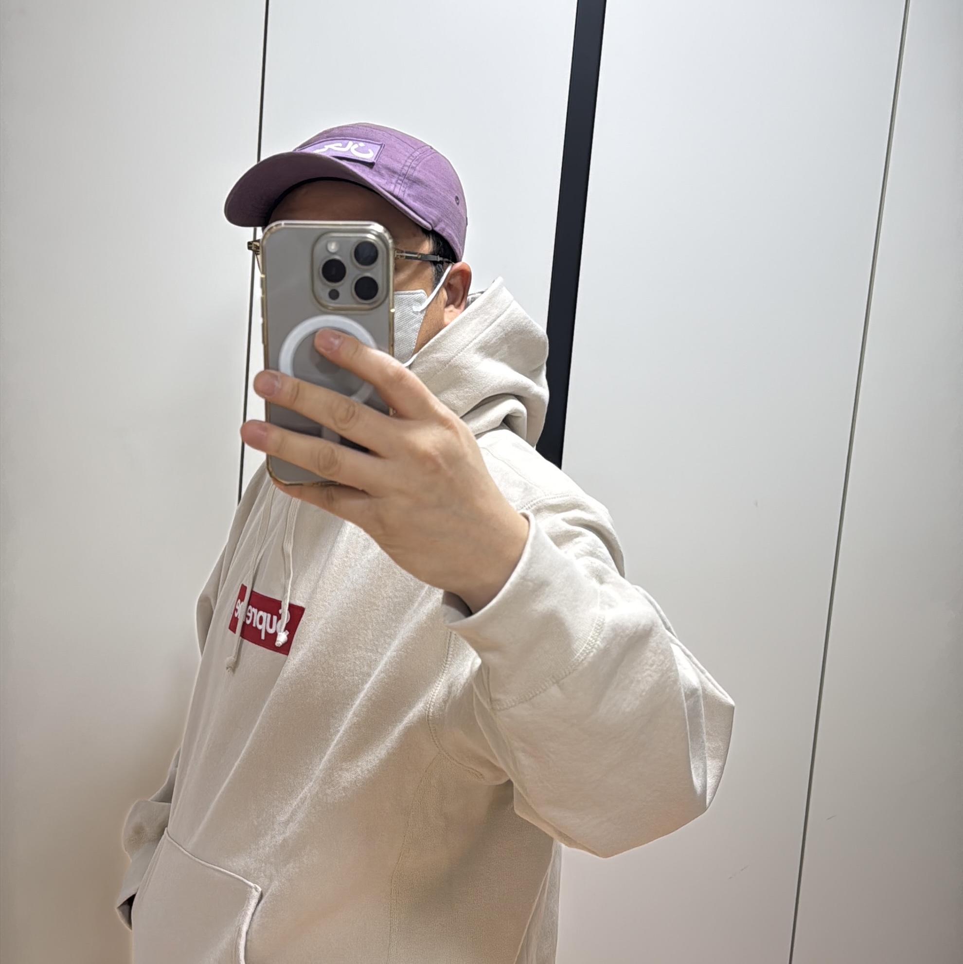 Supreme Box Logo Hooded Sweatshirt Stone - 24FW 착용 스타일 - 2