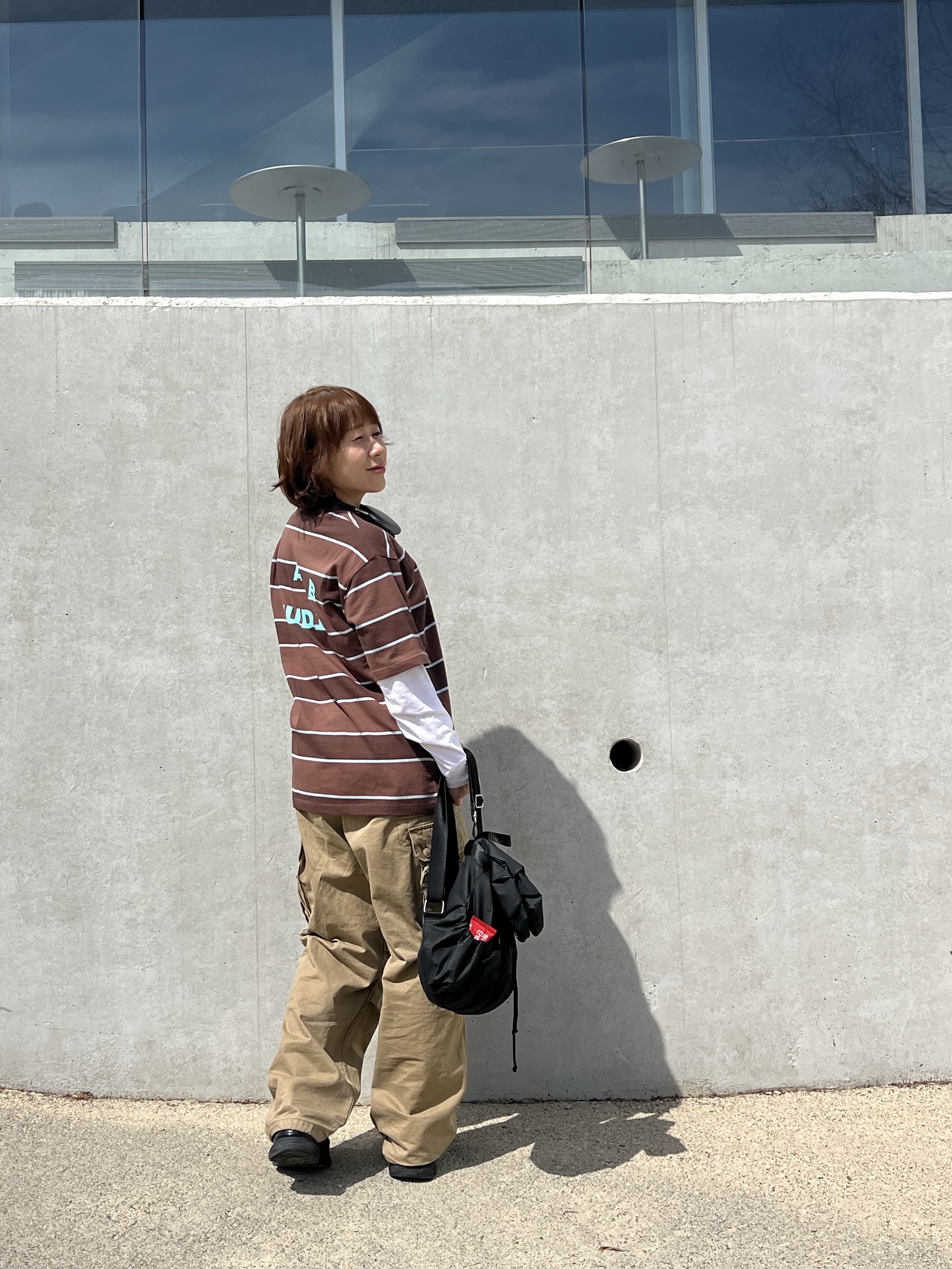 IAB Studio Striped T-Shirt Brown 착용 스타일 - 1