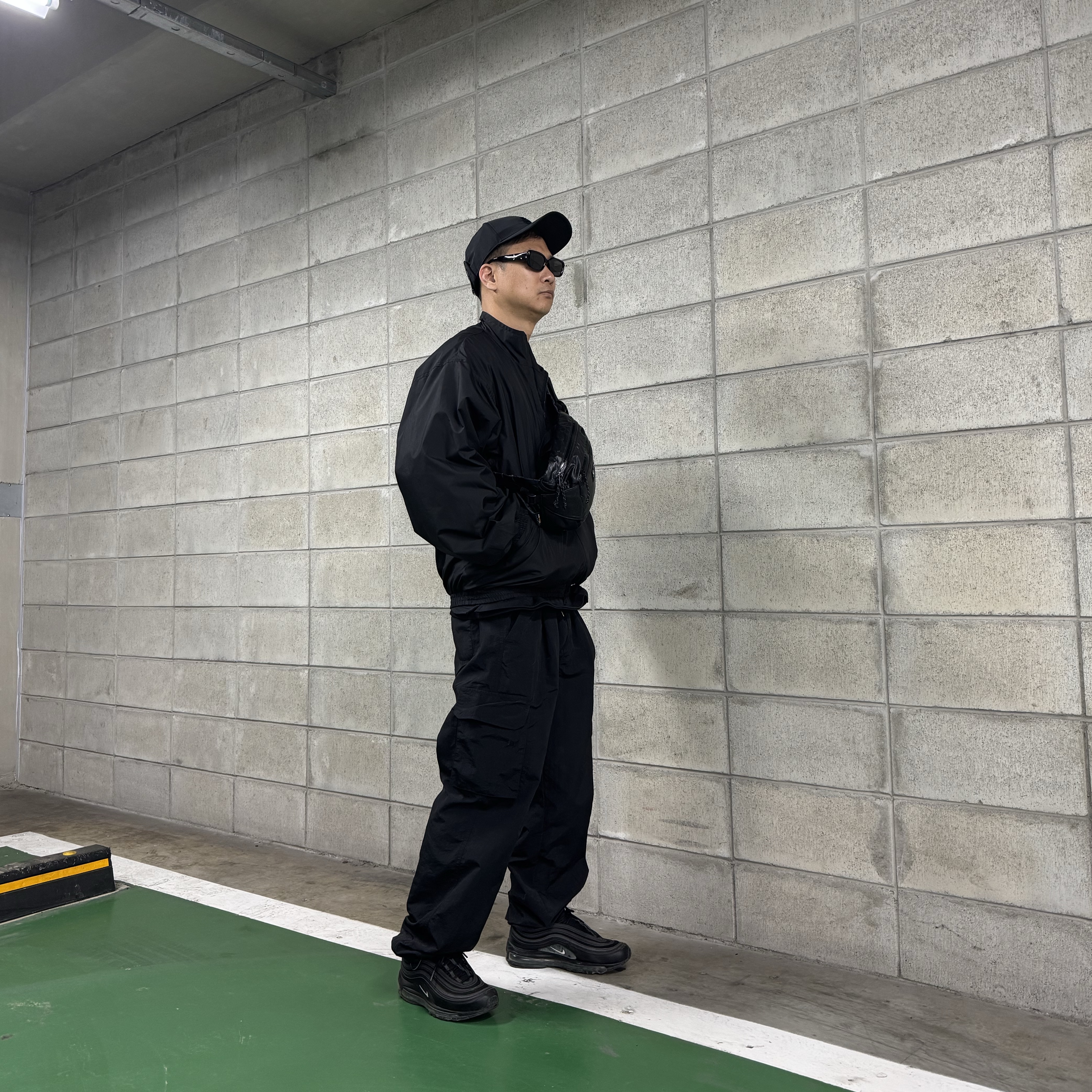 Gentle Monster x Maison Margiela MM106 Black Black, Undermycar Mu.24 Anti Fxxking Logo Play Crop Zip-up Jacket Black 착용 스타일
