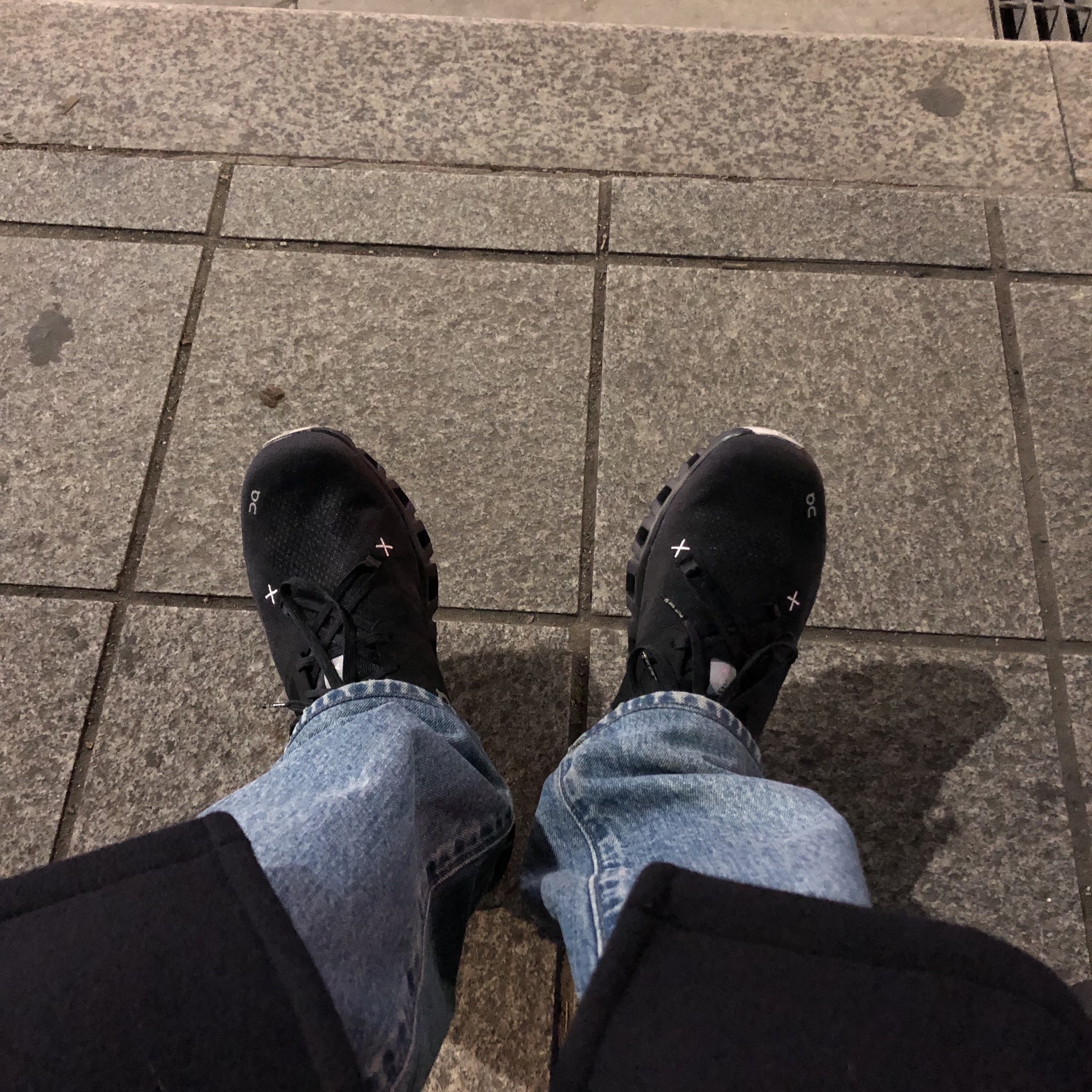 On Running Cloud X 3 Black 착용 스타일
