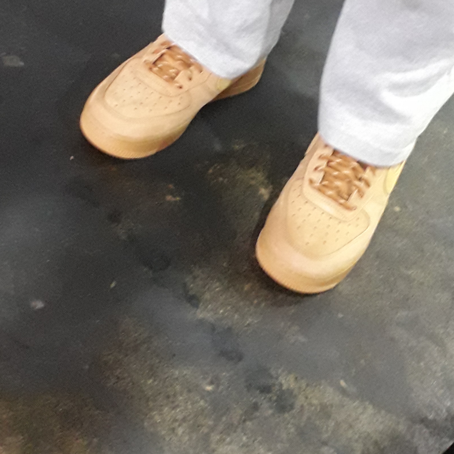 Nike Air Force 1 '07 WB Flax 착용 스타일