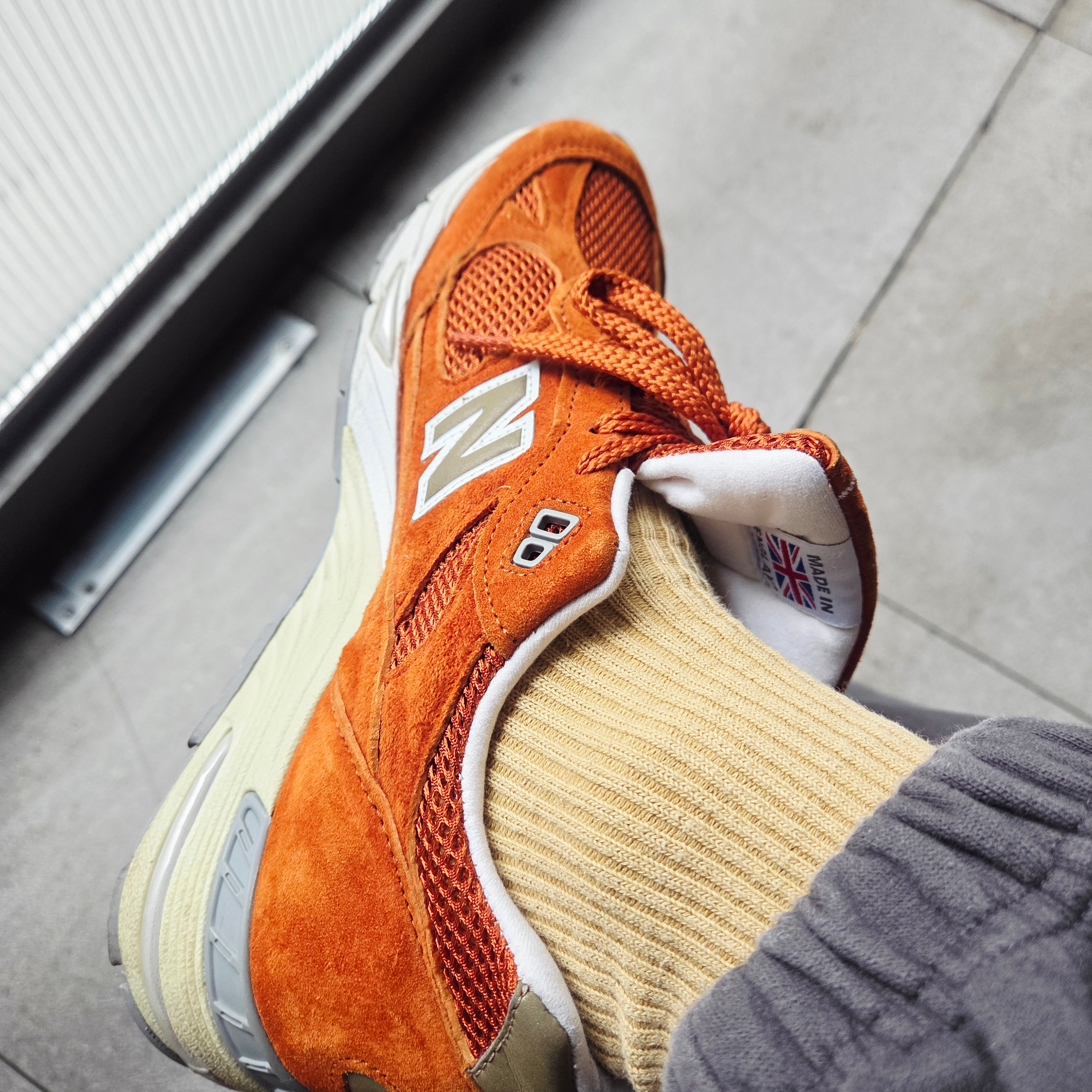 New Balance Made in UK 991 Eastern Species 착용 스타일 - 1