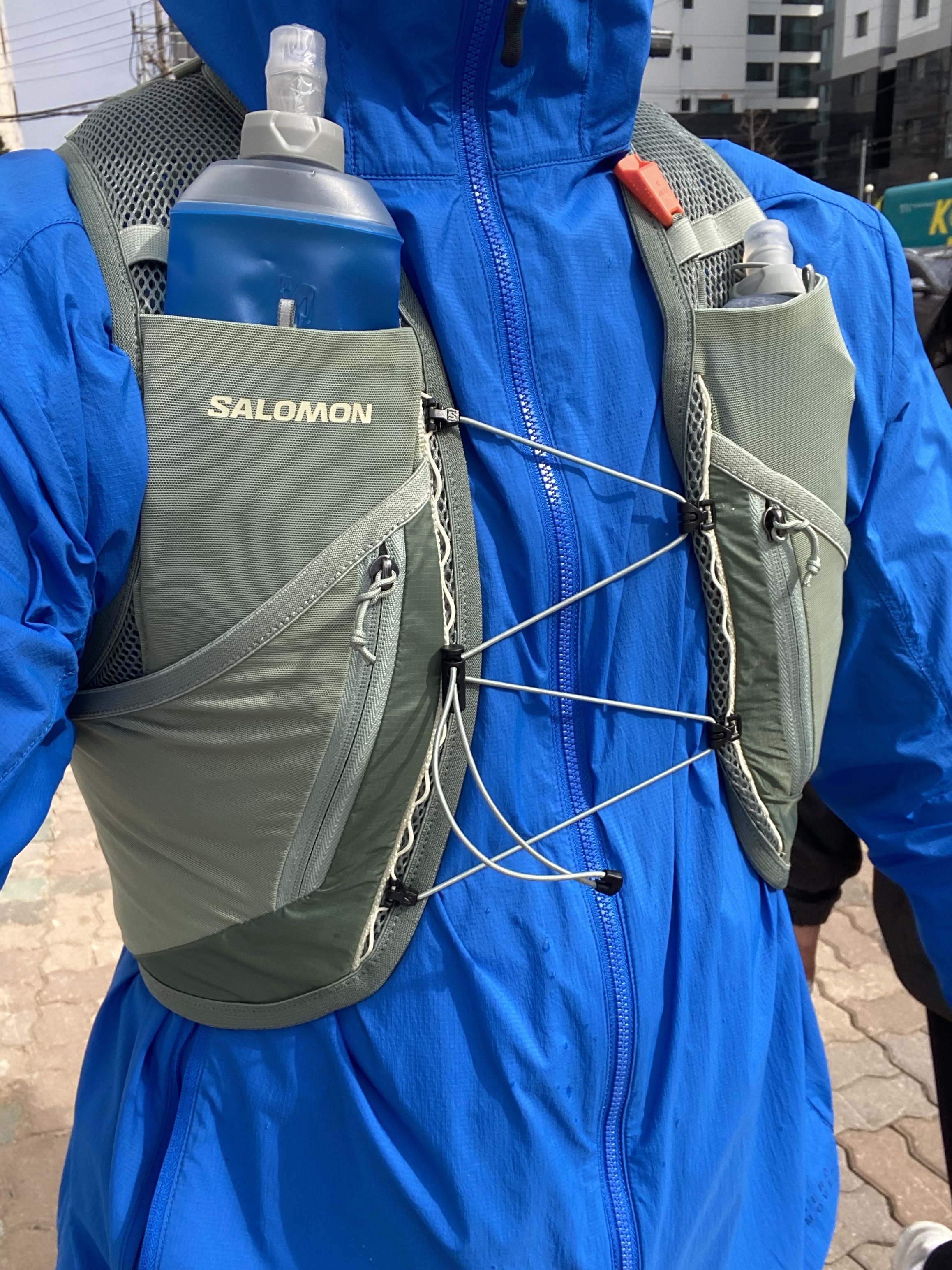 Salomon Advanced Skin 12 Set Khaki 착용 스타일 - 1