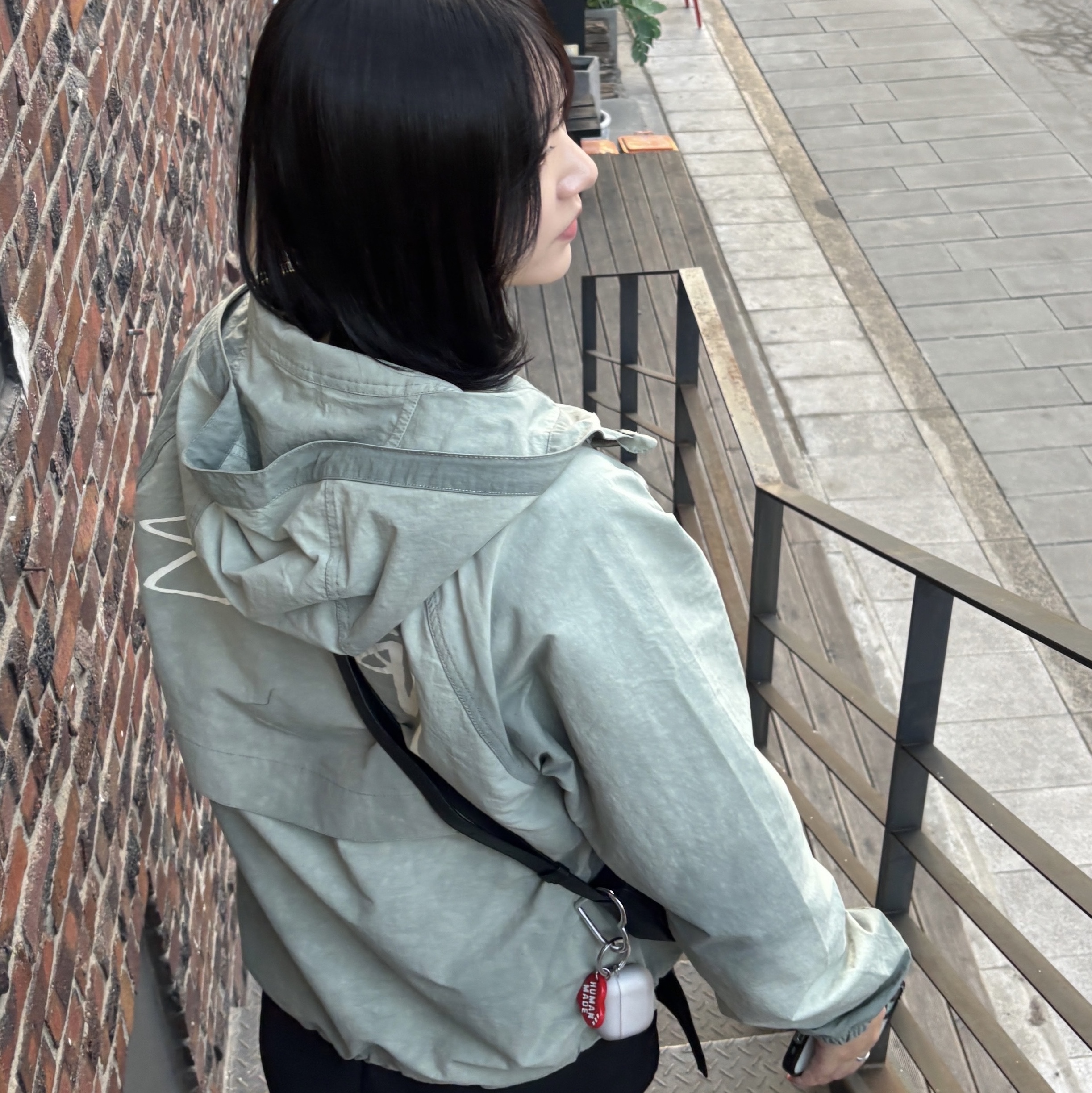 Stussy Wave Dye Beach Shell Jacket Sage, Human Made Heart Carabiner Silver 착용 스타일 - 1