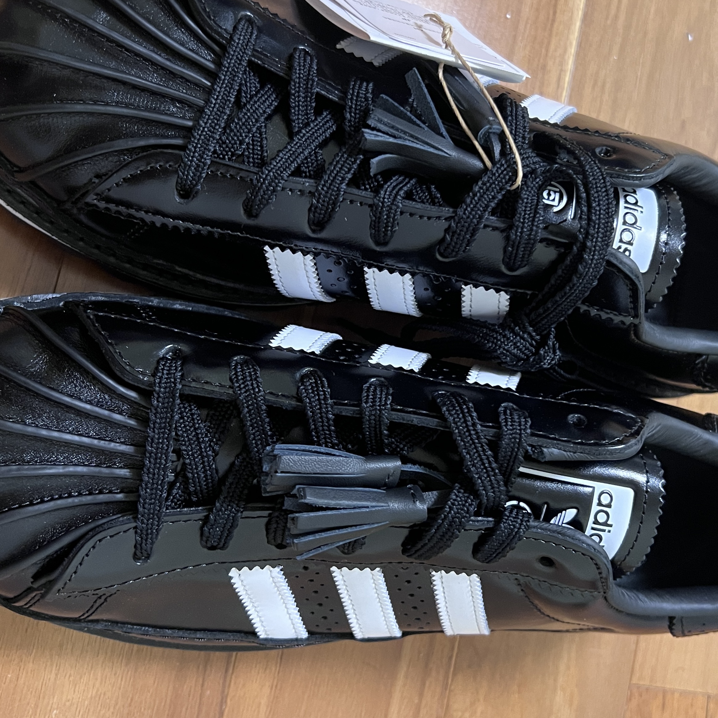 Adidas x Clot Superstar Core Black Cloud White 착용 스타일
