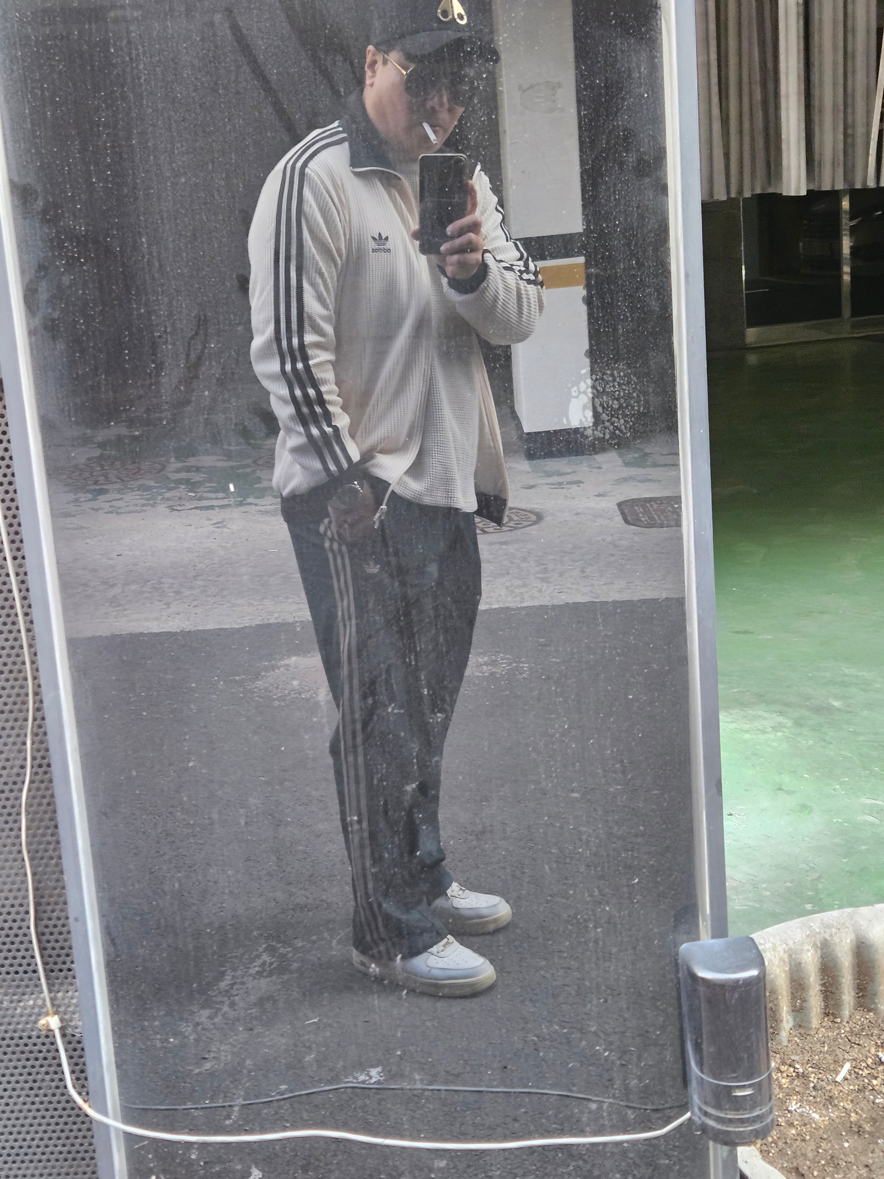Adidas Waffle Beckenbauer Track Top Wonder White - KR Sizing, Moose Knuckles Gold Logo Icon Cap Black Gold 착용 스타일