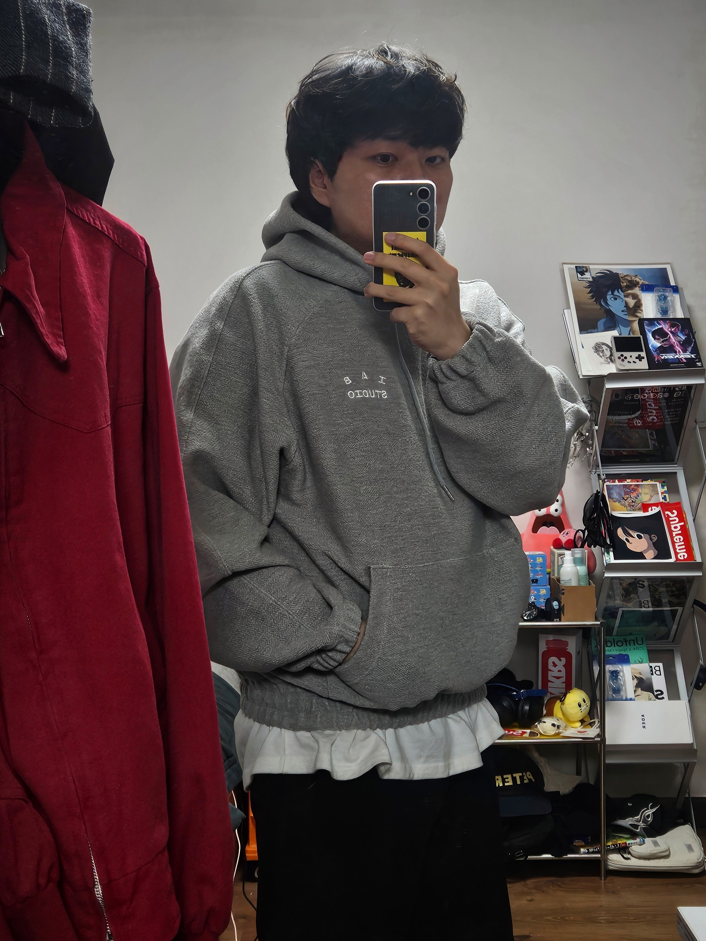 IAB Studio Herringbone Hoodie Gray White 착용 스타일