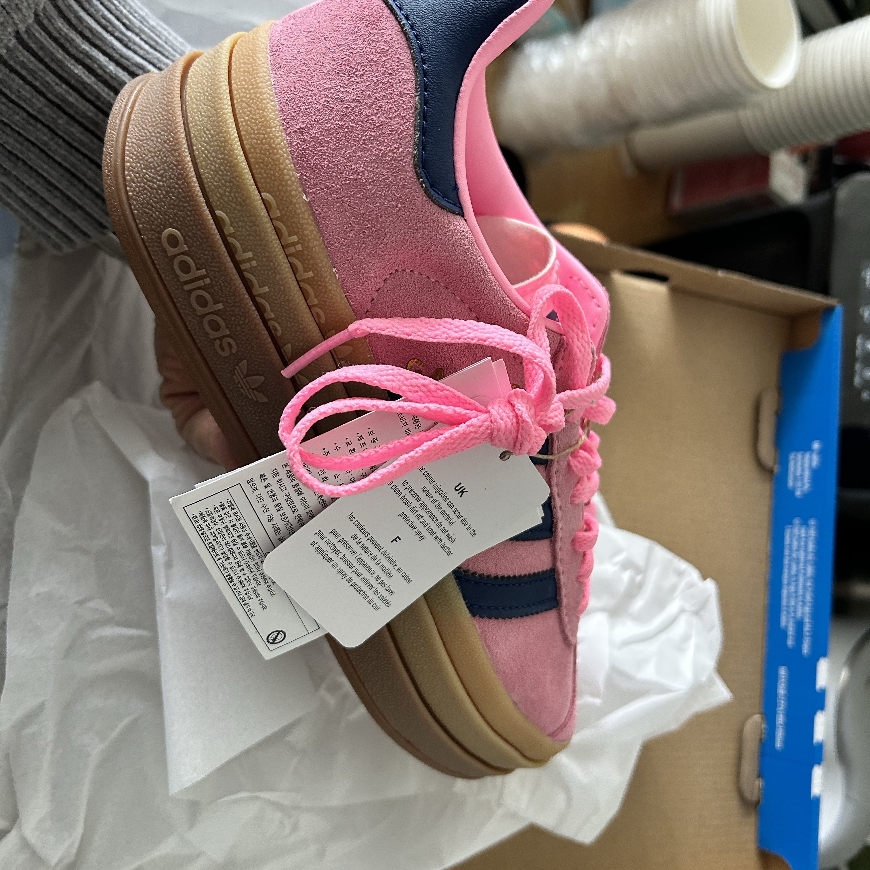 (W) Adidas Gazelle Bold Pink Glow Victory Blue 착용 스타일 - 2
