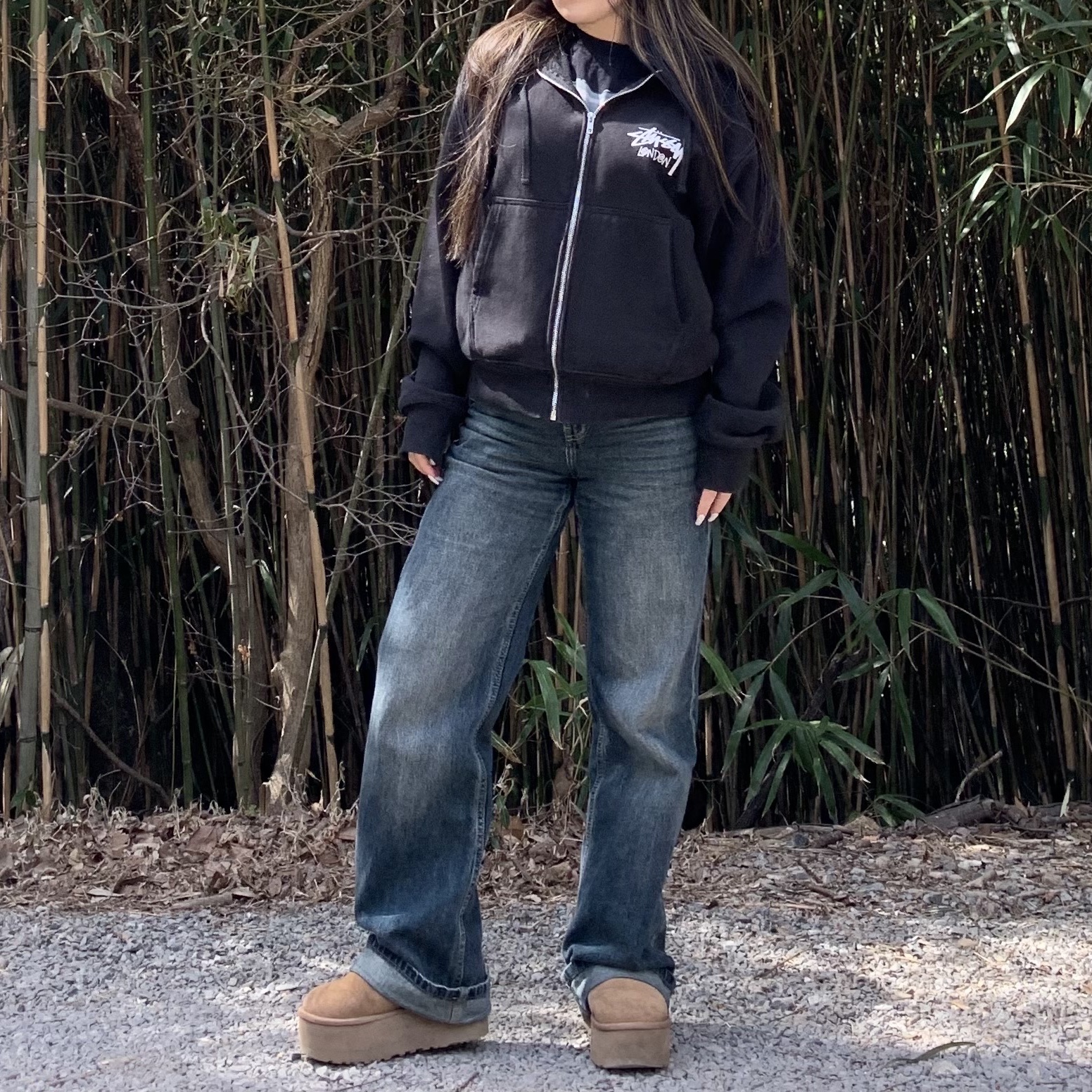 Stussy Stock London Zip Hoodie Black, (W) UGG Classic Mini Platform Boots Chestnut 착용 스타일
