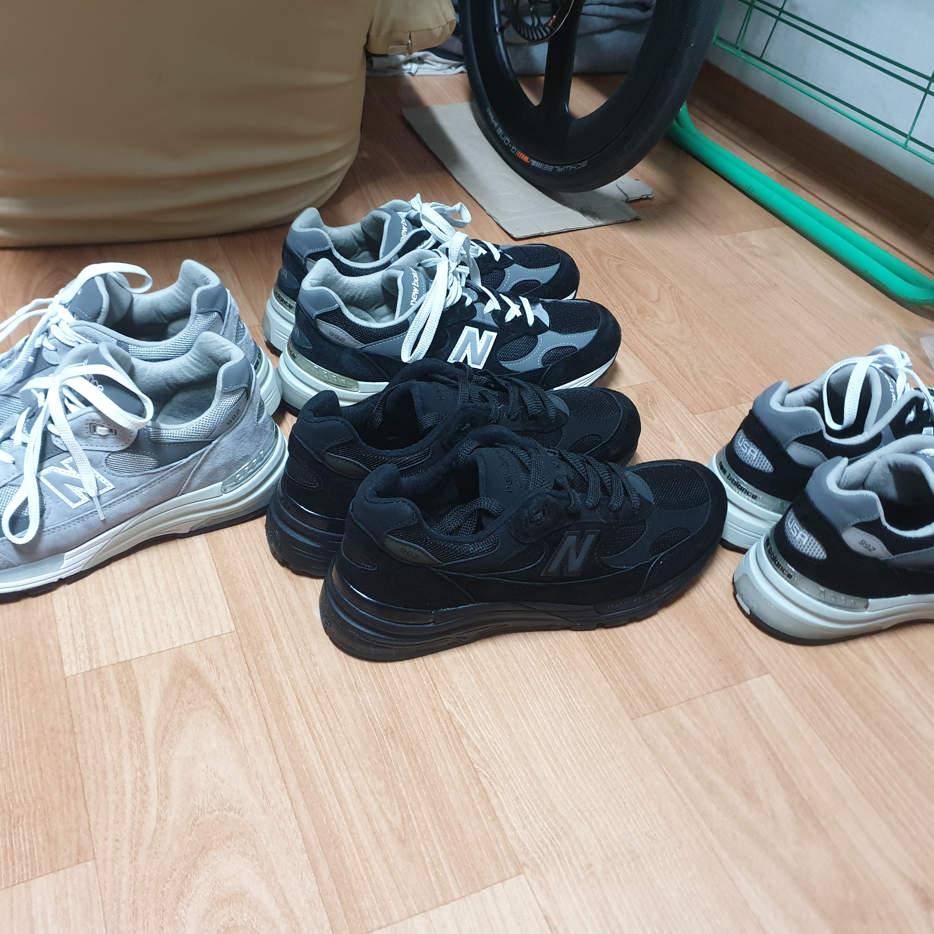 New Balance 992 Made in USA Core Black Grey, New Balance 992 Made in USA Core Black 착용 스타일