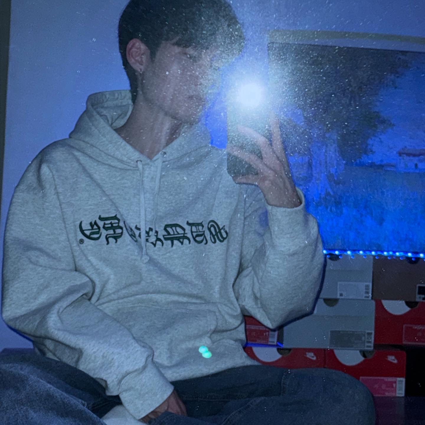 Supreme Blackletter Hooded Sweatshirt Ash Grey - 25SS 착용 스타일 - 1