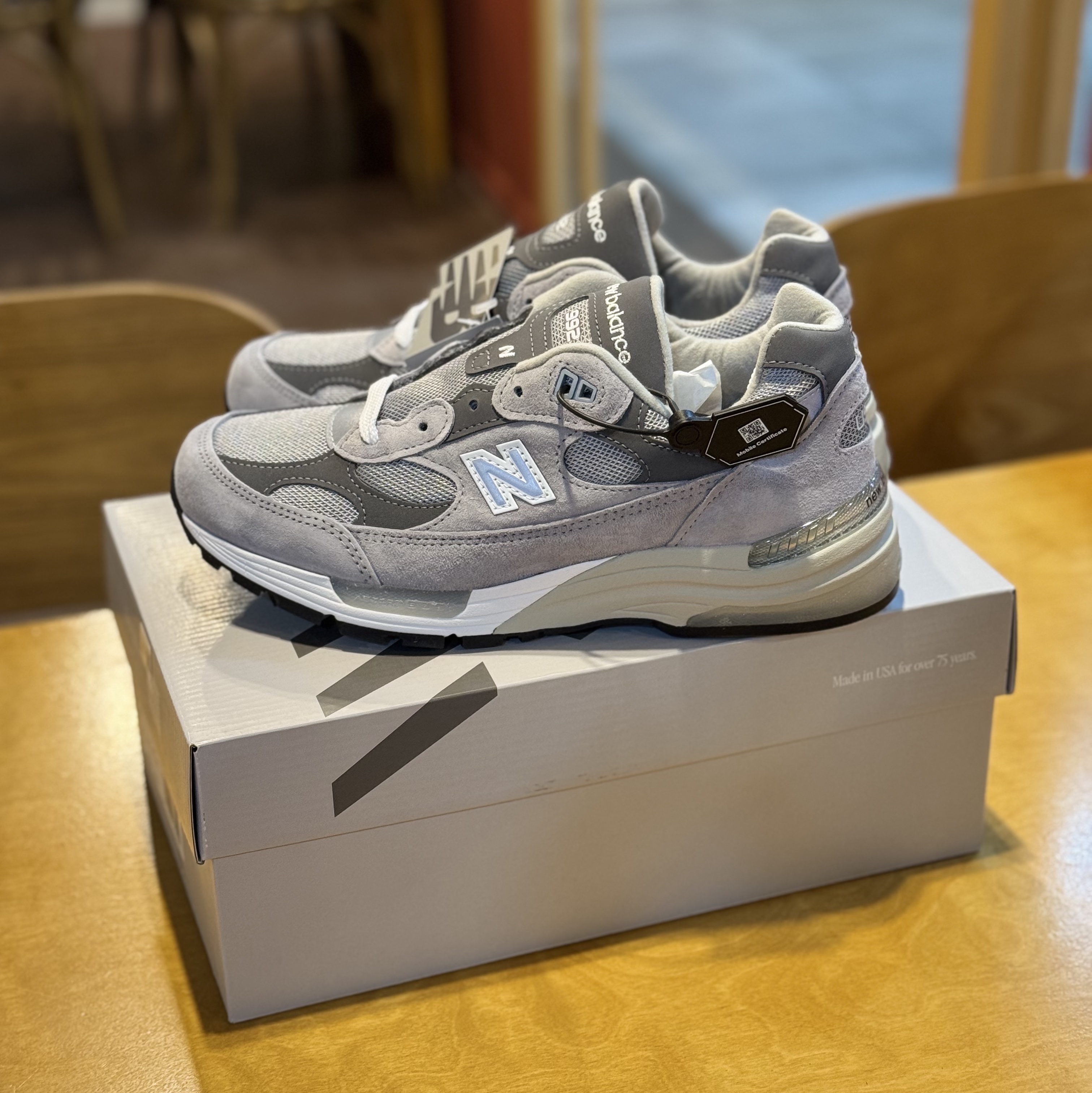 New Balance 992 Made in USA Core Grey Silver Metallic 착용 스타일