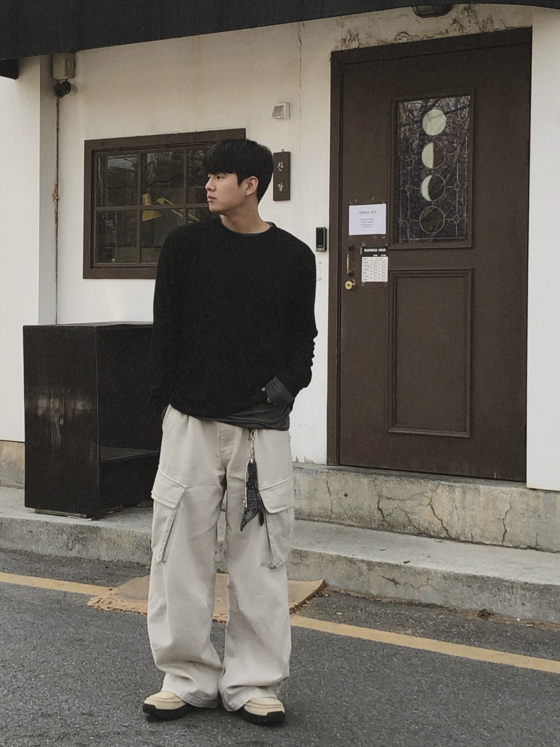 [KREAM 단독] Millo Archive X Negative Three Crescendo Desert Boots Beige 착용 스타일 - 1