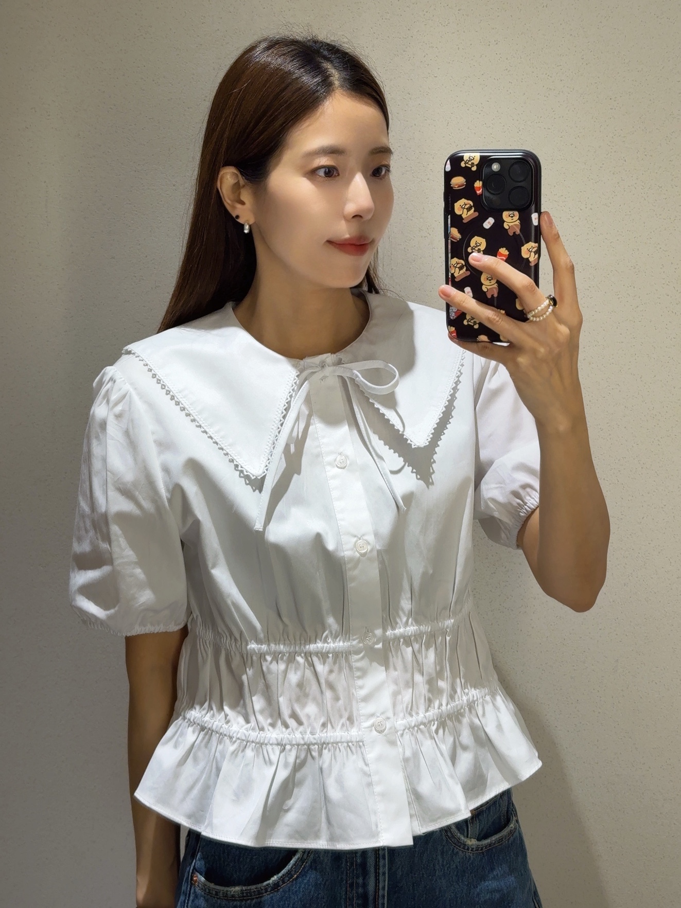 샤넬 J12 워치 33mm 쿼츠 블랙, 샤넬 코코 크러쉬 링 퀼티드 모티프 스몰 & 18K 화이트 골드 착용 스타일 - 1