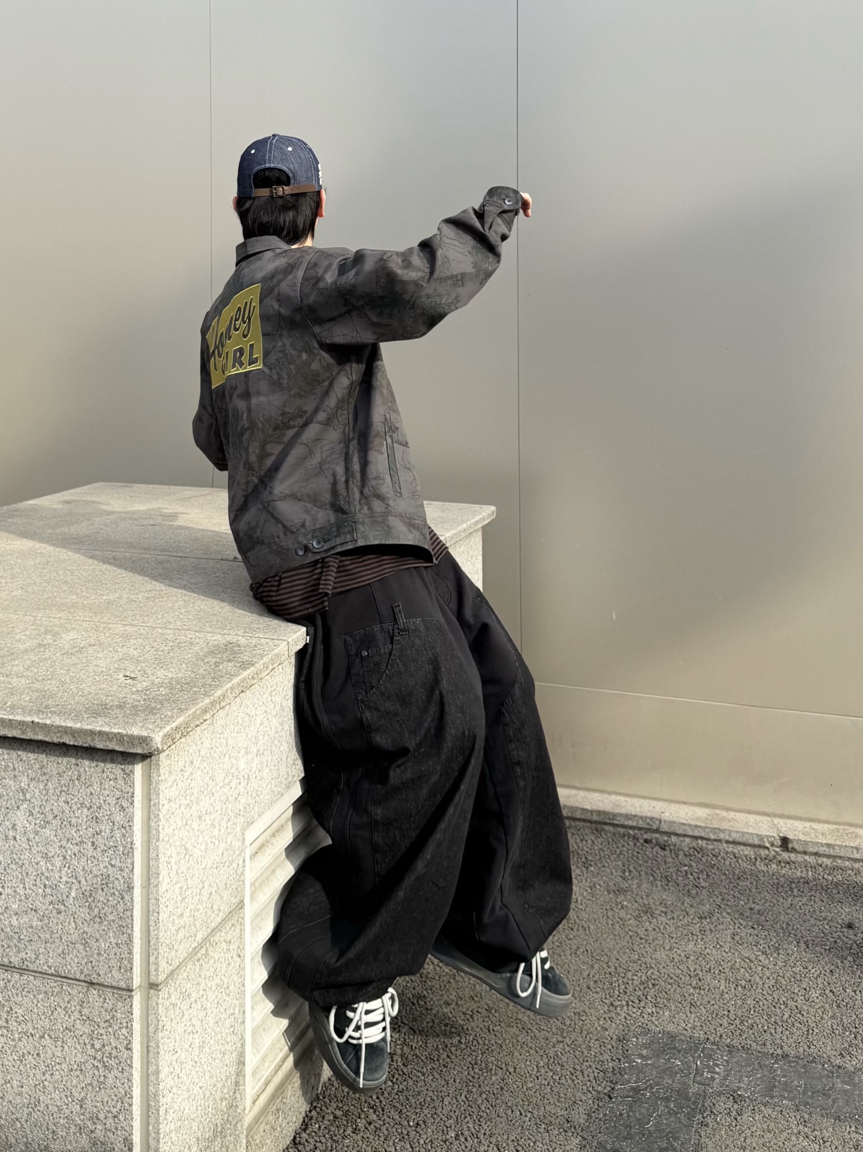 Honey Scoop House HNY Denim Cap Indigo, Honey Scoop House Honey Girl Work Jacket R.T Camo Black 착용 스타일 - 6