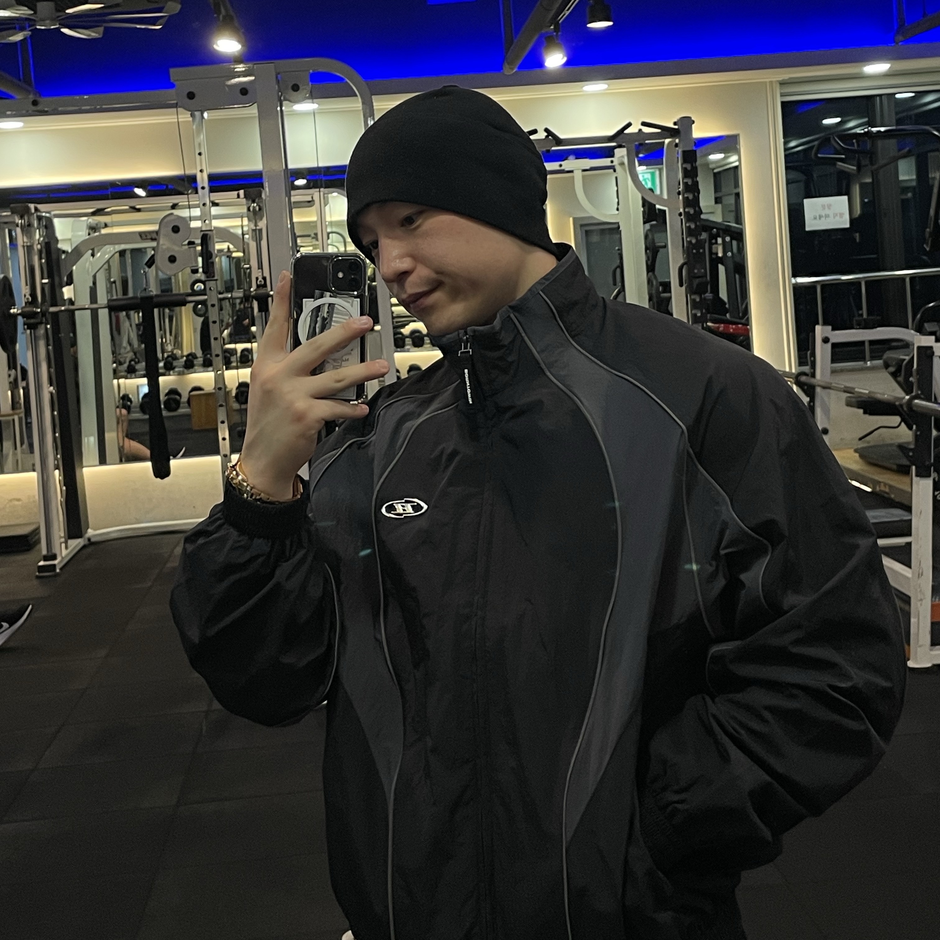 BORN TO WIN Nylon Block Jacket Black 착용 스타일