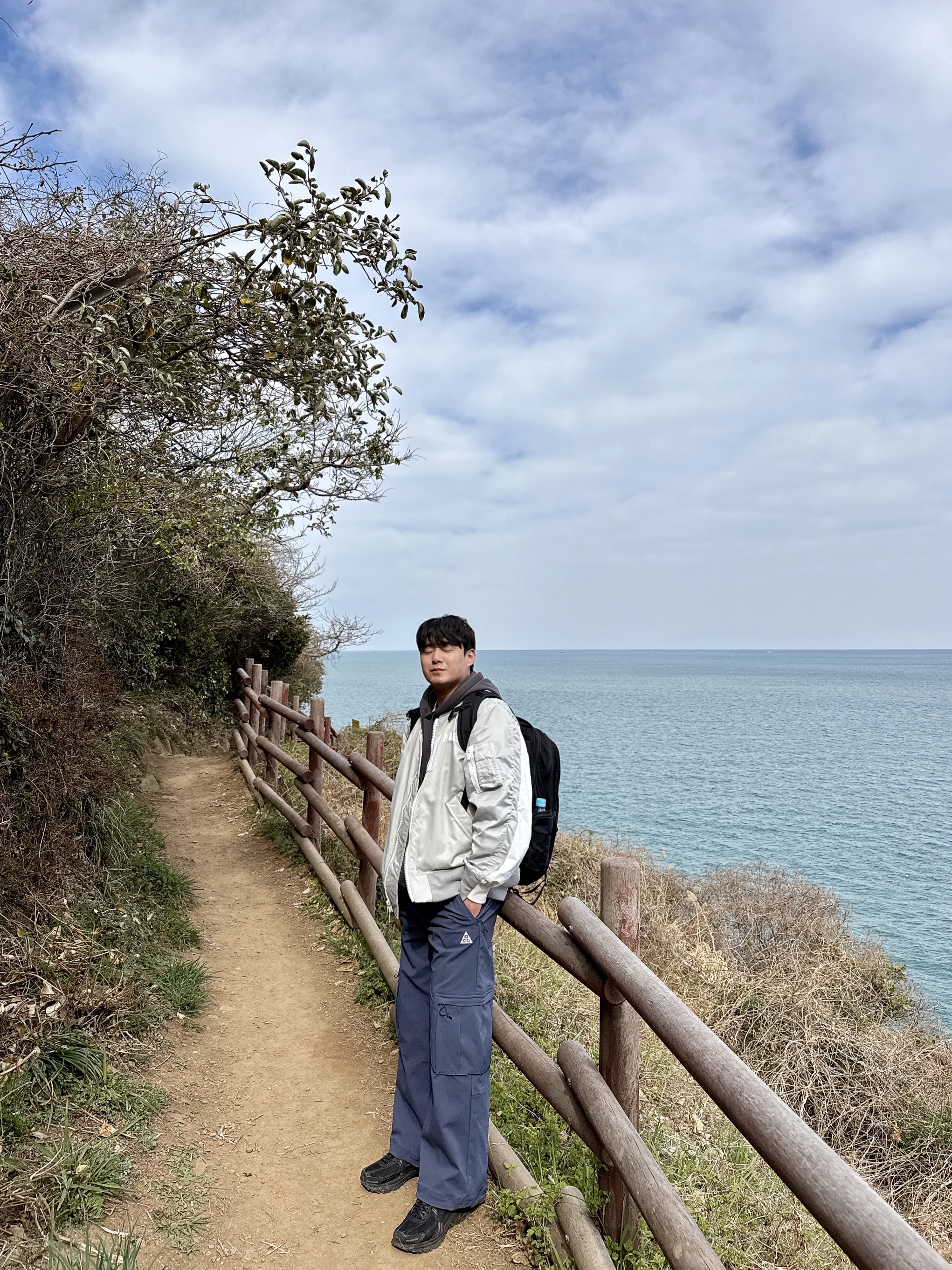 (W) Nike ACG Smith Summit Cargo Pants Thunder Blue Summit White - Asia, Nike Zoom Vomero 5 SP Black 착용 스타일 - 1