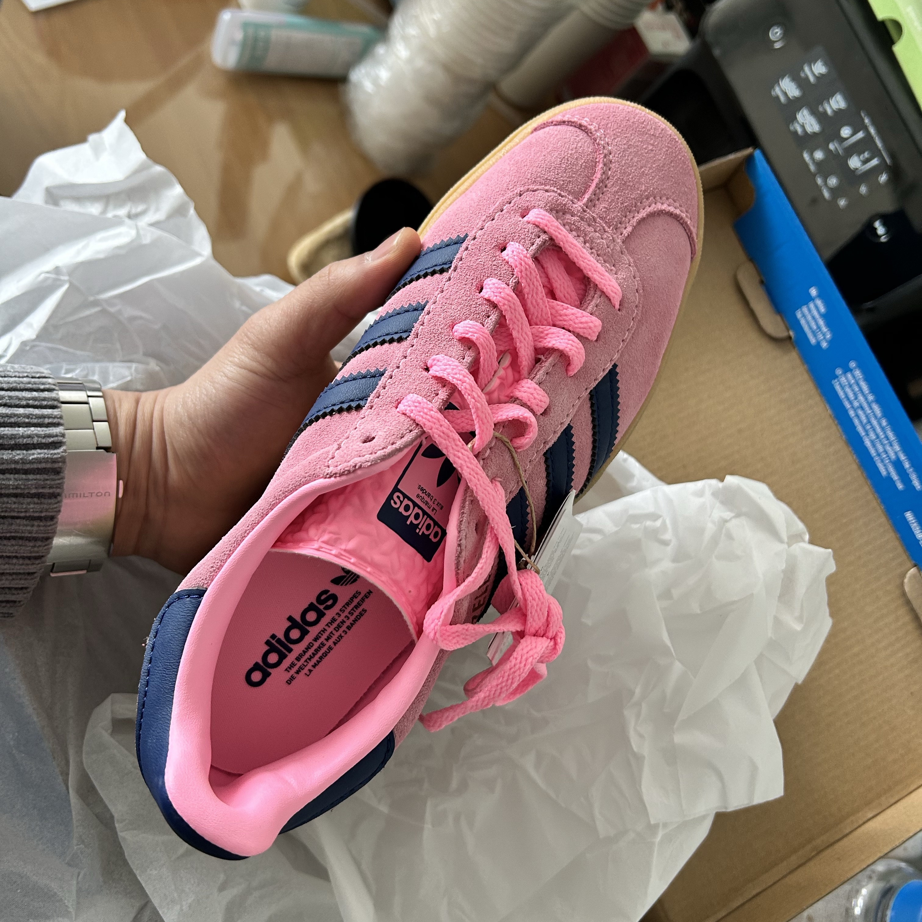 (W) Adidas Gazelle Bold Pink Glow Victory Blue 착용 스타일 - 3