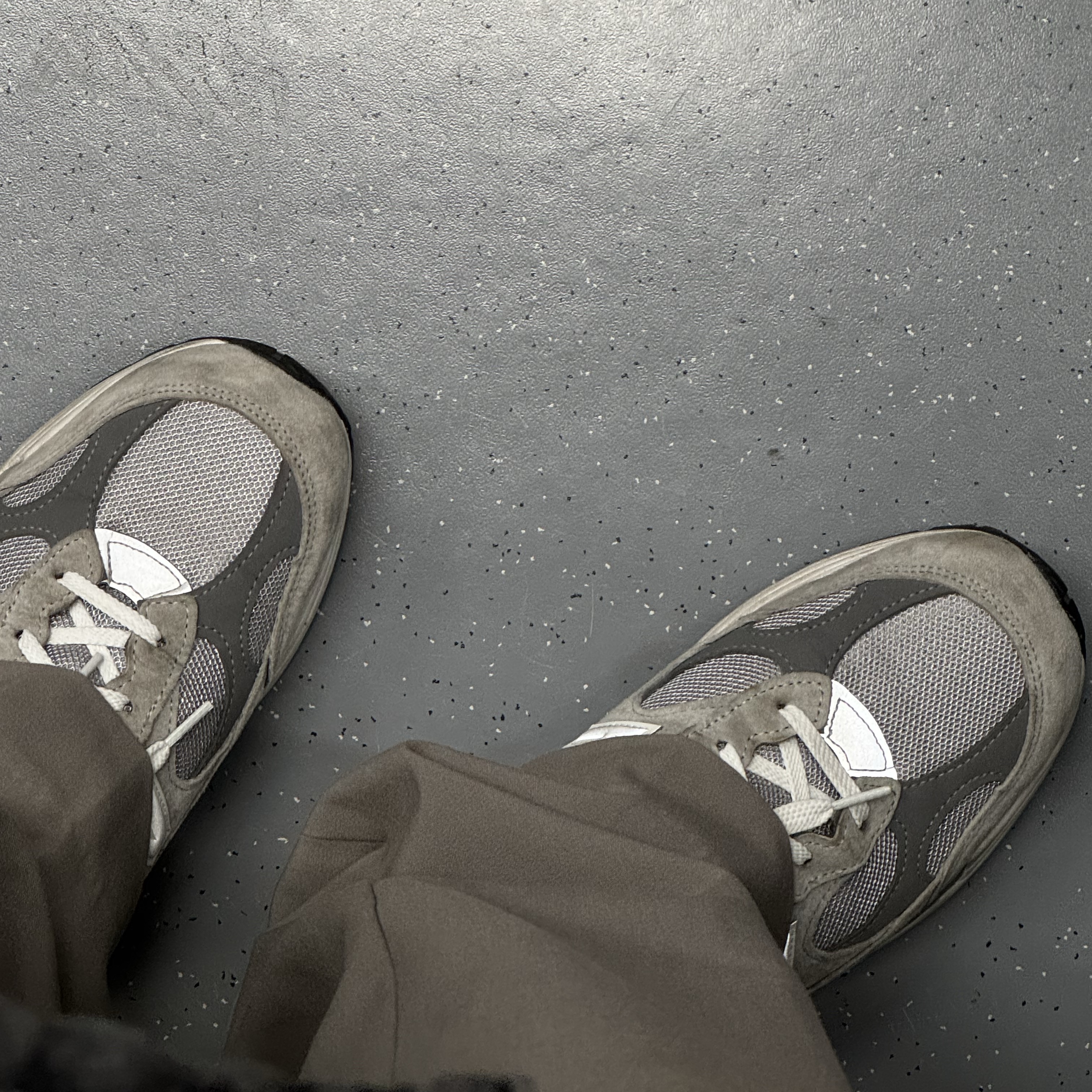 New Balance 992 Made in USA Grey - D Standard 착용 스타일