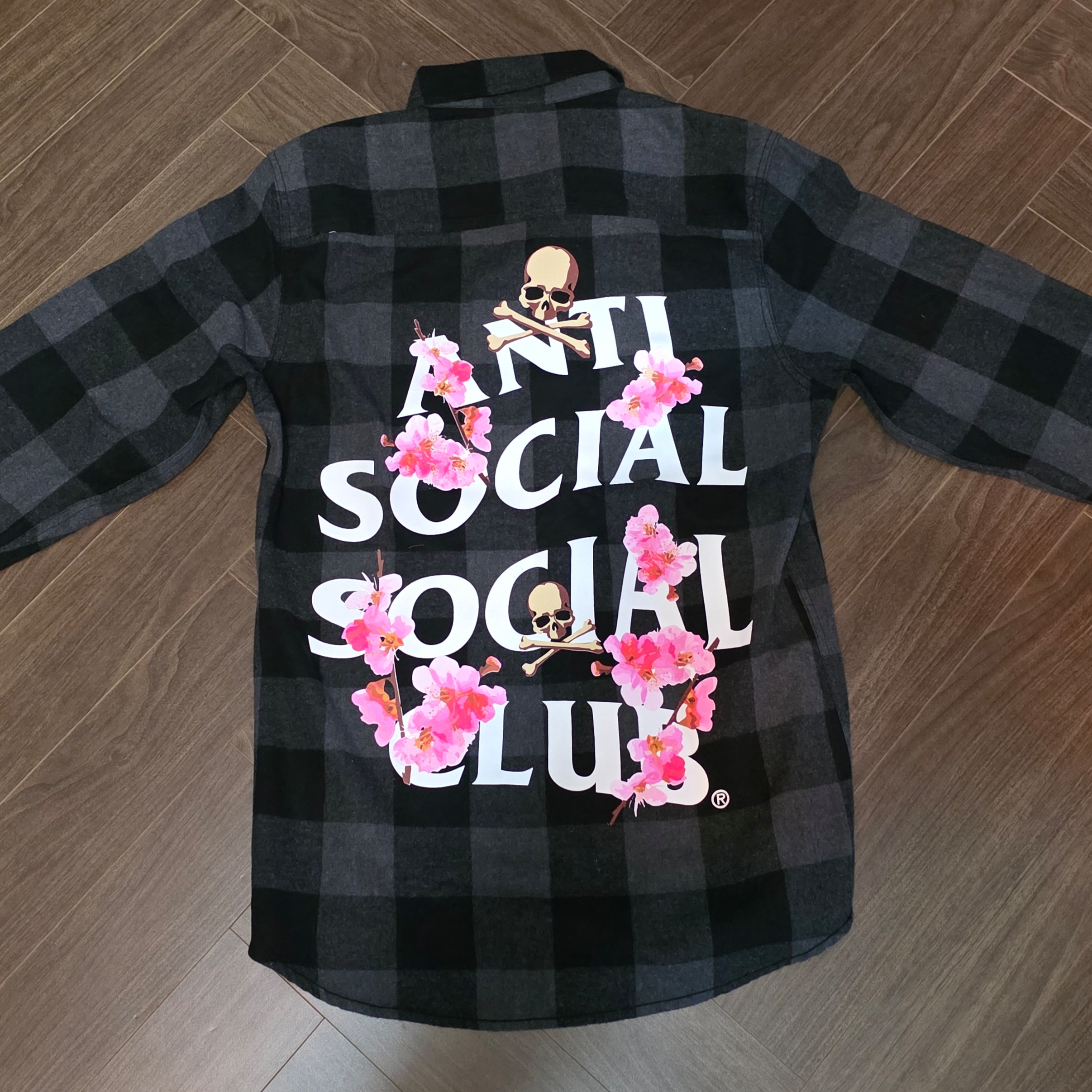 Anti Social Social Club x Mastermind Mmotch Flannel Charcoal Black 착용 스타일 - 1