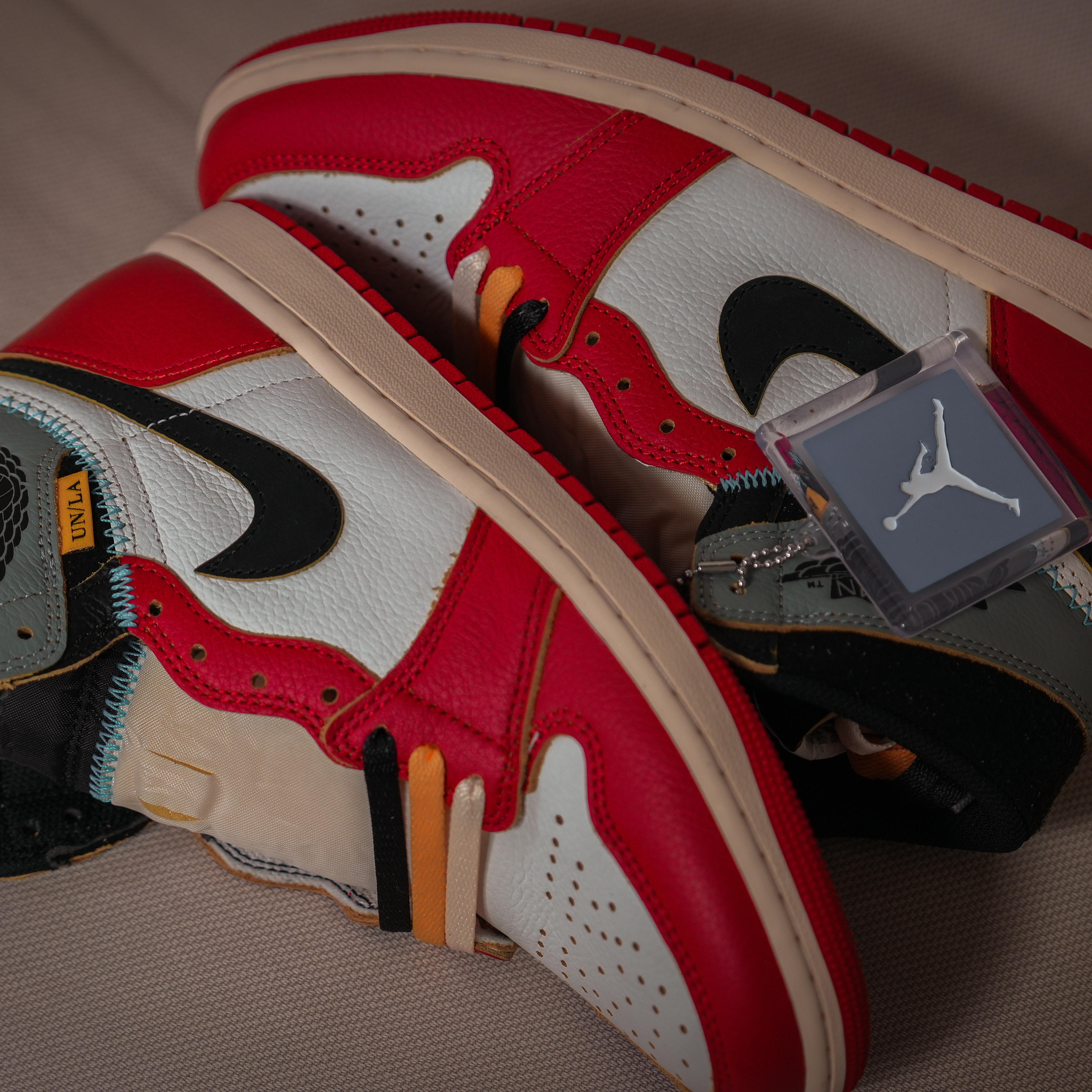Jordan 1 x Union Retro High OG Chicago Shadow 착용 스타일 - 2