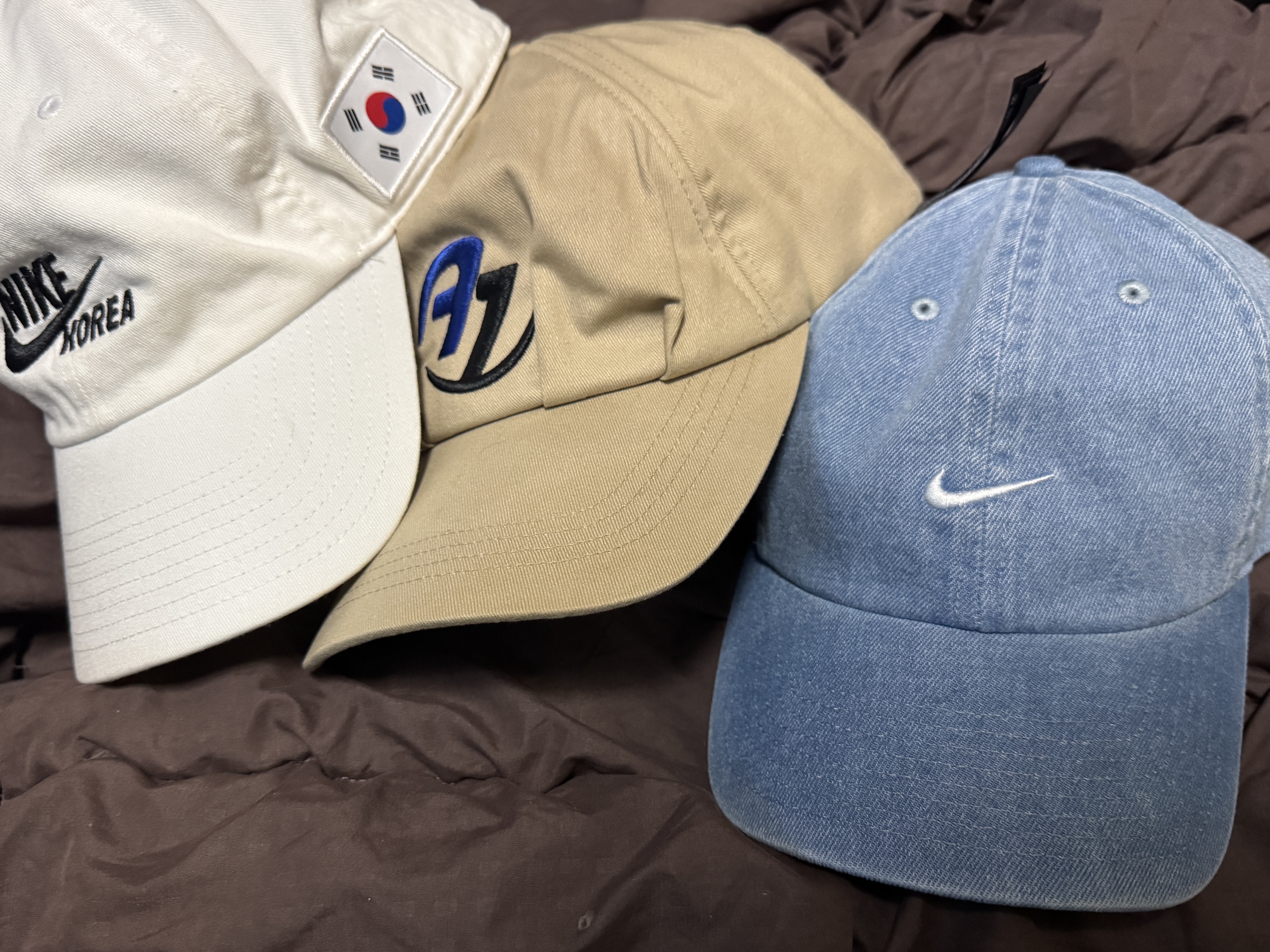 Nike H86 Korea Cap White, Ader Error x Zara Pleated Cap Beige 착용 스타일