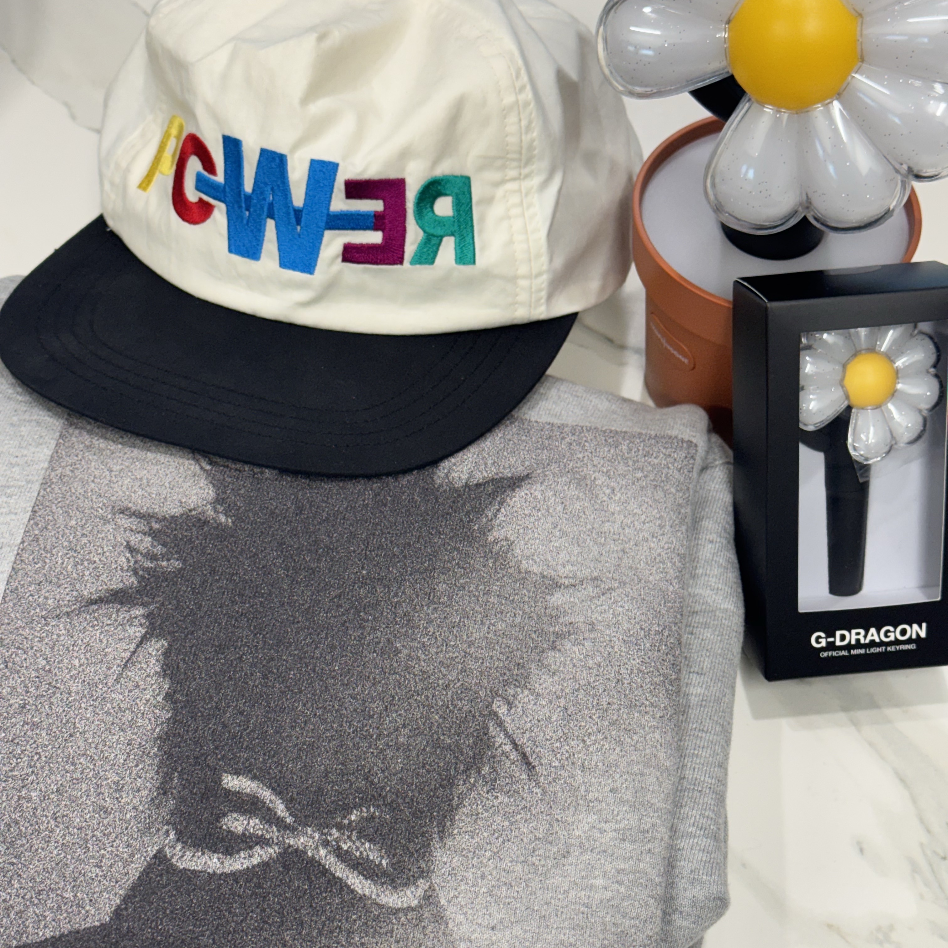 G-DRAGON Power Ball Cap White, G-DRAGON Ubermensch Official Light Stick 착용 스타일