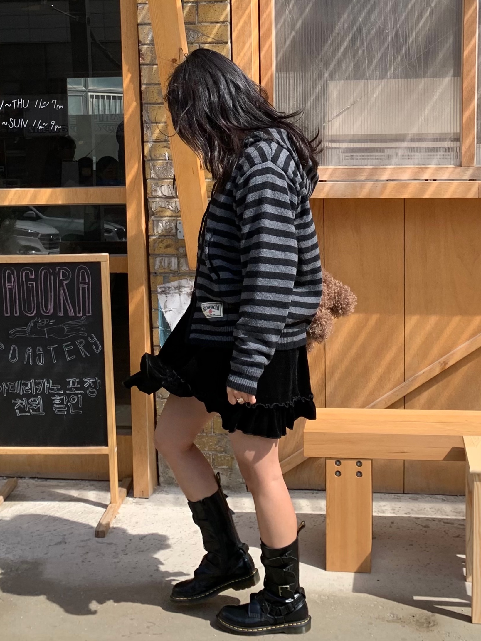(W) 닥터마틴 오드릭 톨 나파 레더 플랫폼 첼시 부츠 블랙 착용 스타일 - 1