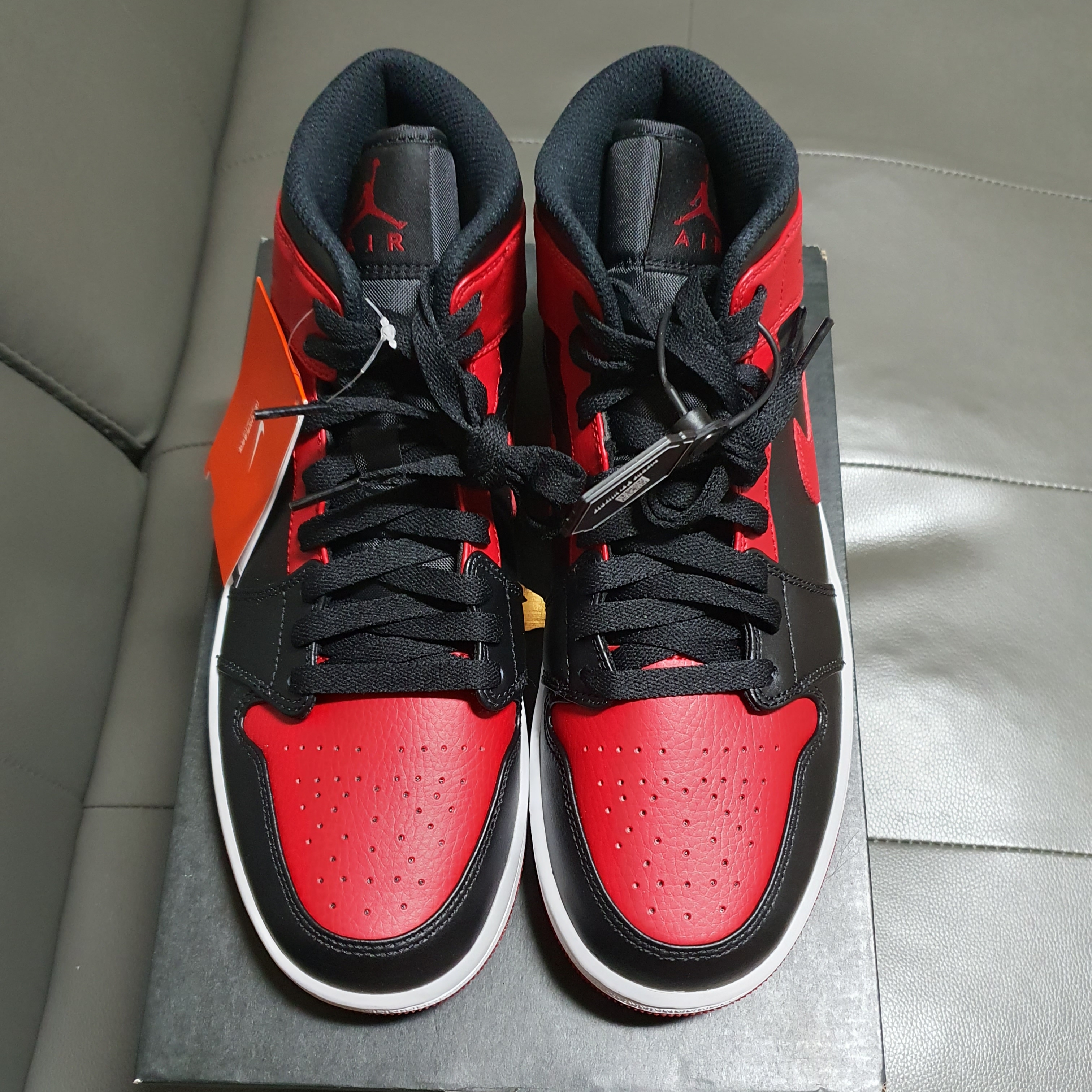 Jordan 1 Mid Bred Banned 2020 착용 스타일