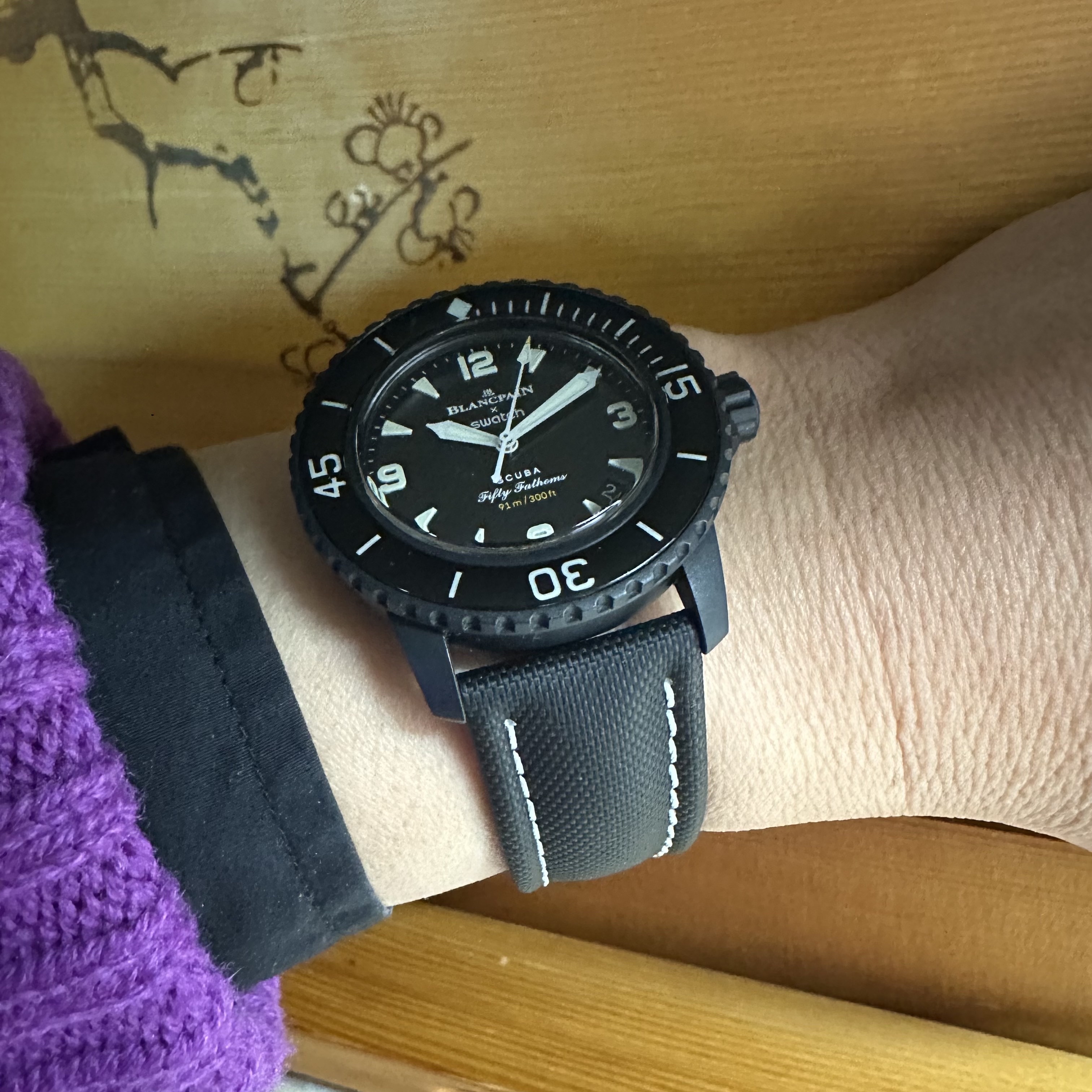 Swatch x Blancpain Bioceramic Ocean of Storms 착용 스타일 - 2