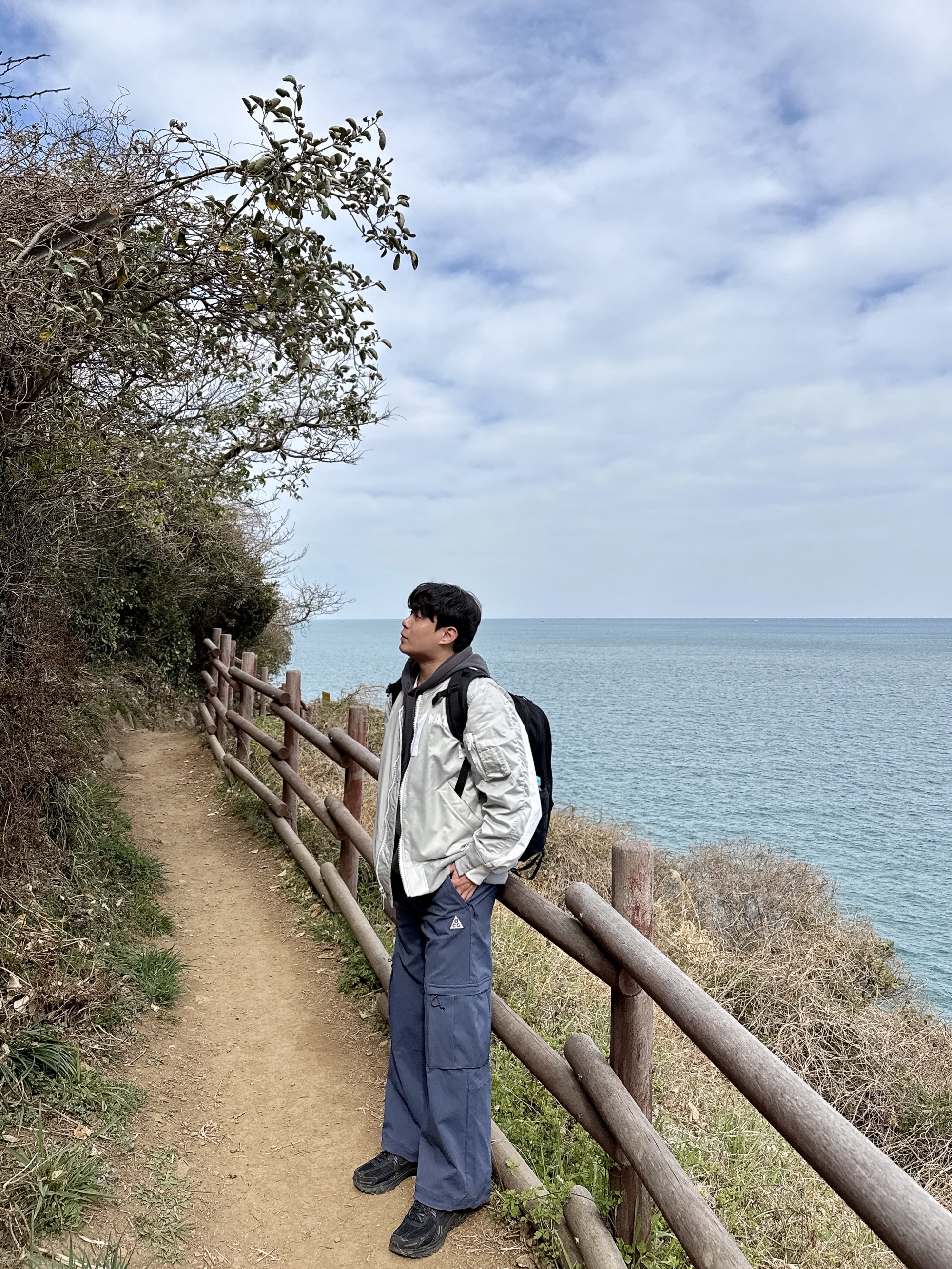 (W) Nike ACG Smith Summit Cargo Pants Thunder Blue Summit White - Asia, Nike Zoom Vomero 5 SP Black 착용 스타일 - 2