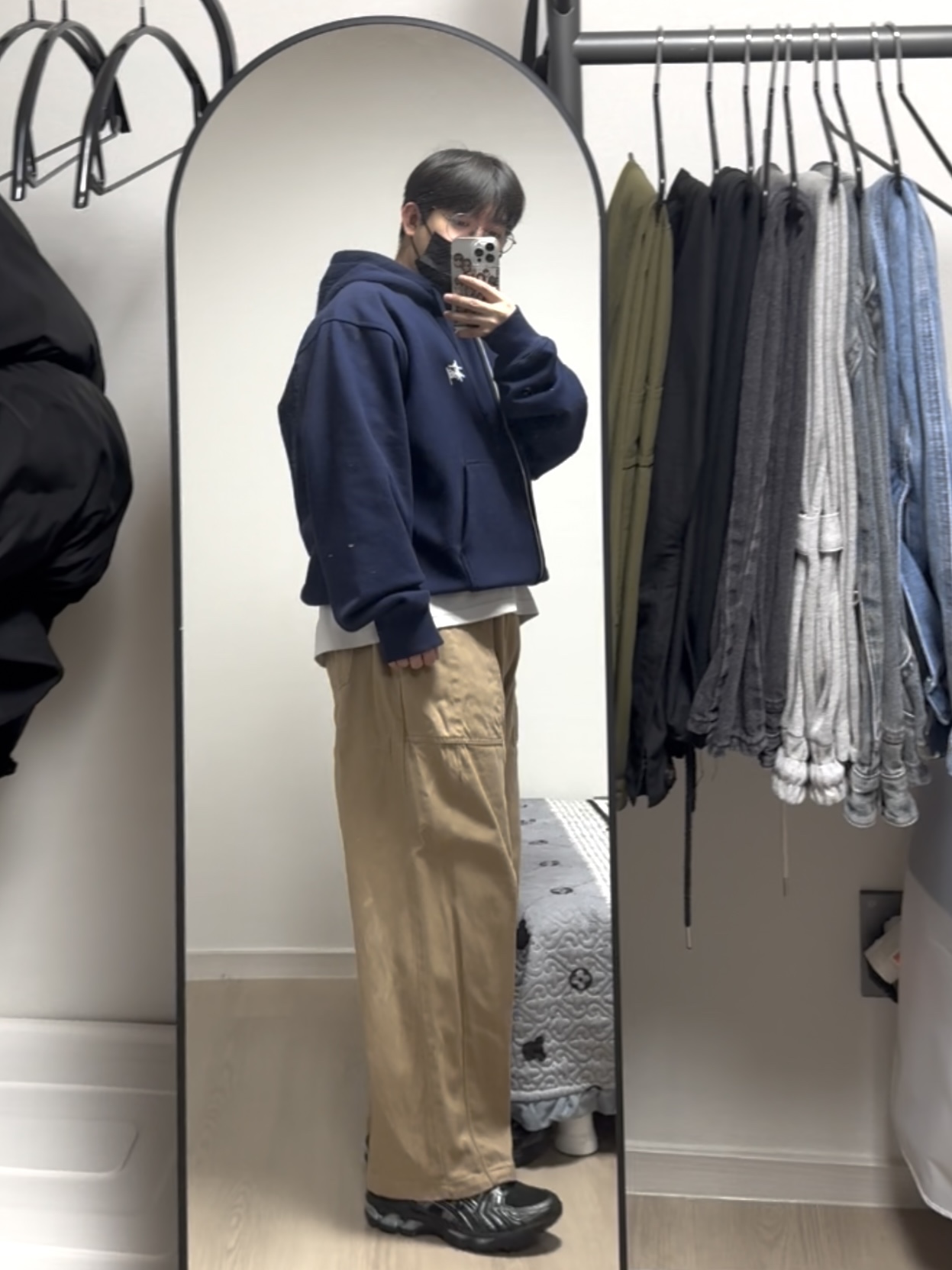 Stussy Basic Stussy Zip Hoodie Navy 2024, 2025, Asics Gel-Kayano 14 Black Pure Silver 착용 스타일 - 1