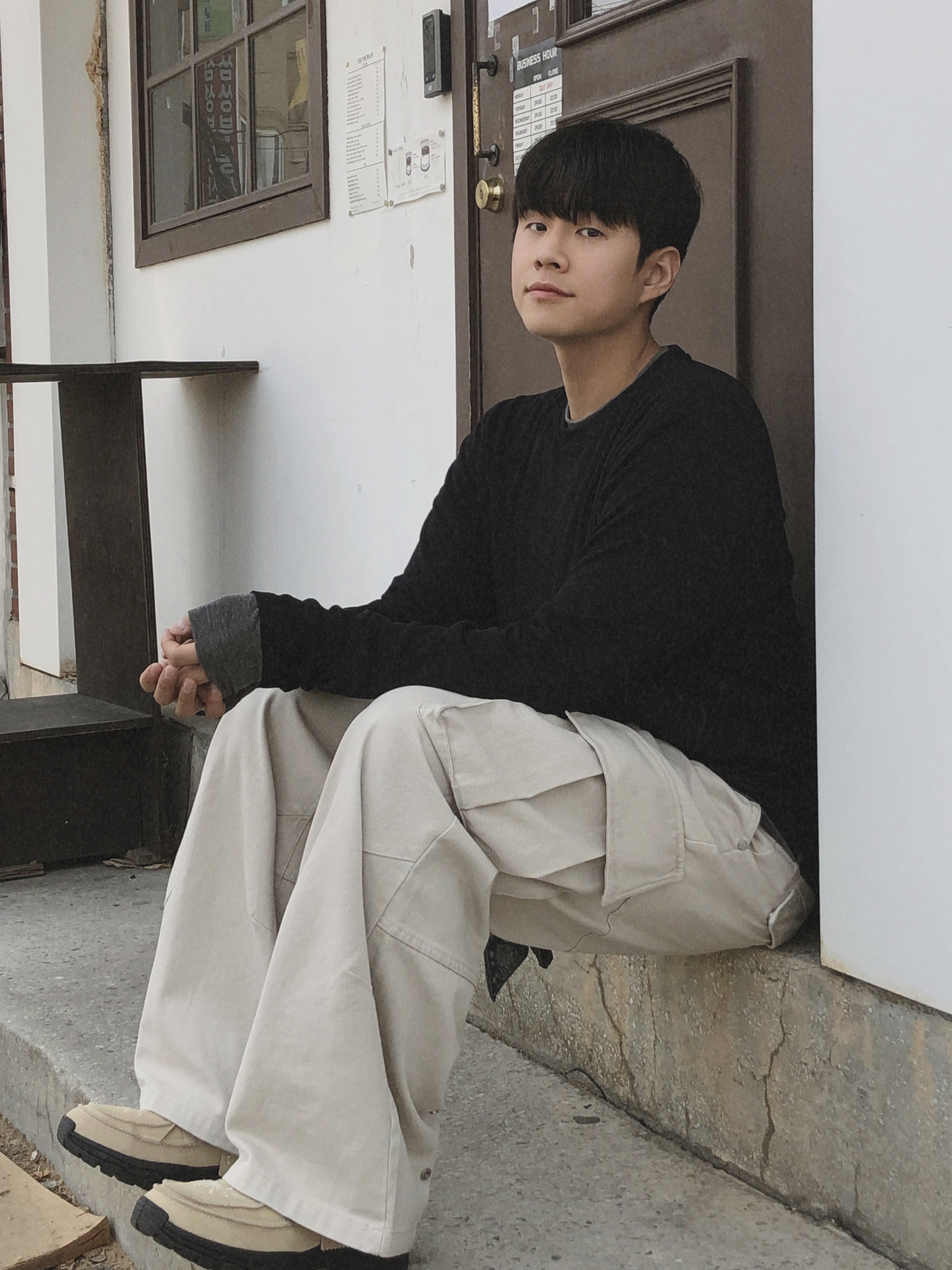 [KREAM 단독] Millo Archive X Negative Three Crescendo Desert Boots Beige 착용 스타일 - 3